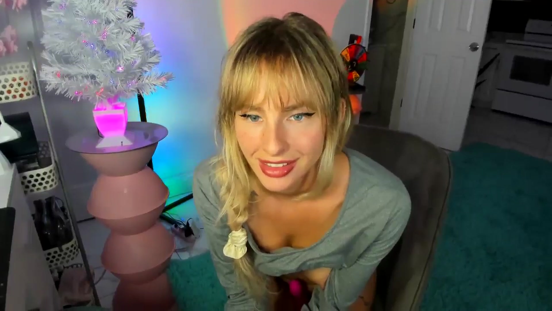 Gallery image thumbnail from Tati_Rae's myfreecams stream on, 01/10/2025, 22:20 image 9 of 20