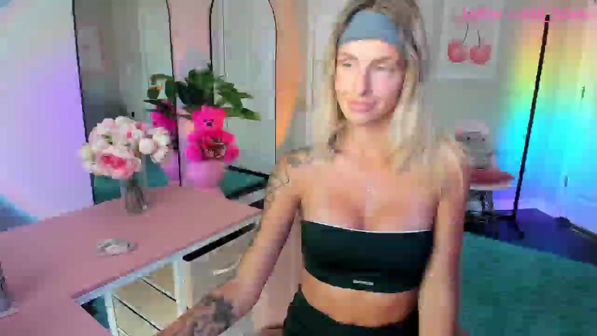 Gallery image thumbnail from Tati_Rae's myfreecams stream on, 03/16/2025, 20:13 image 1 of 20