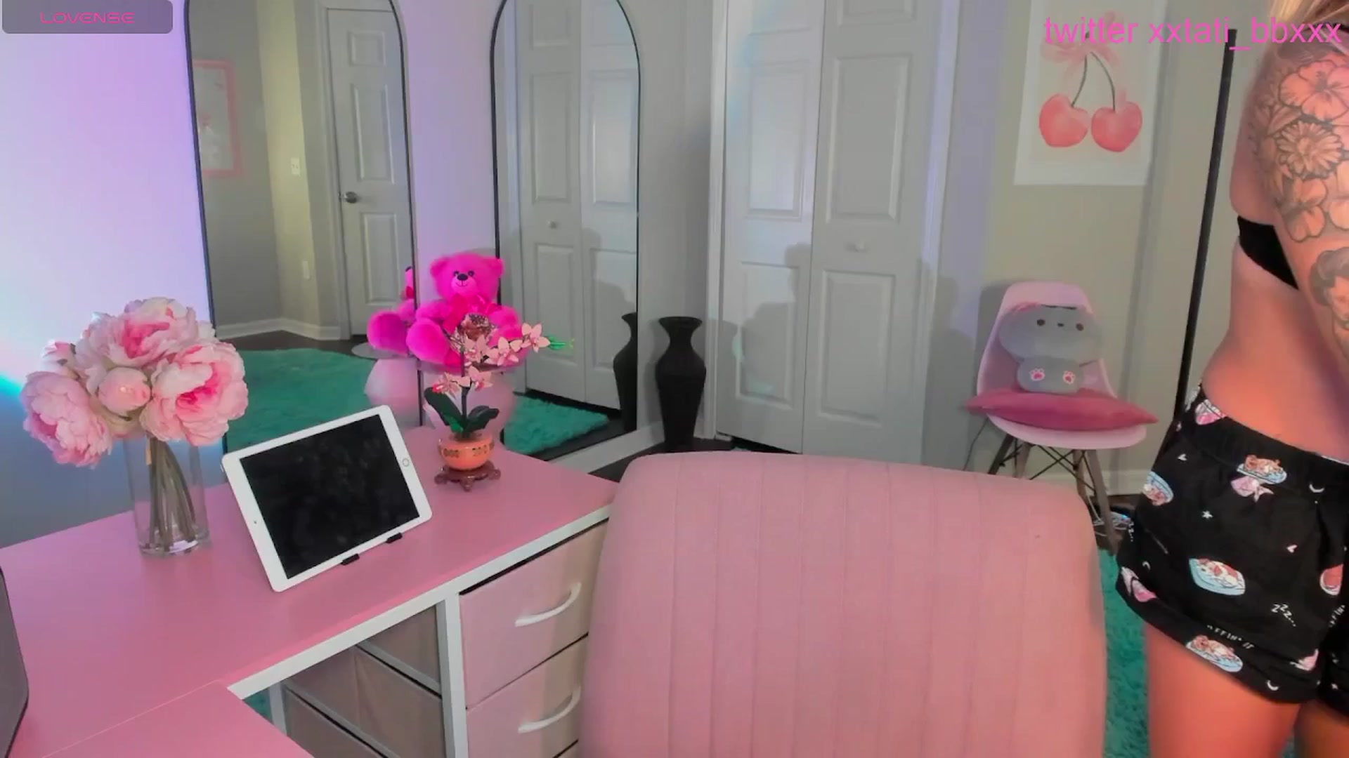 Gallery image thumbnail from Tati_Rae's myfreecams stream on, 05/07/2025, 01:52 image 3 of 20