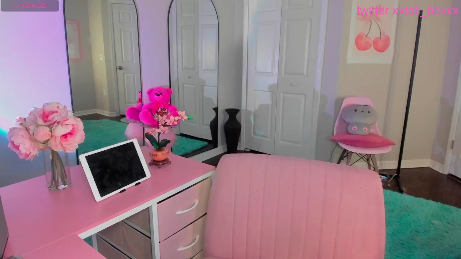 Gallery image thumbnail from Tati_Rae's myfreecams stream on, 05/07/2025, 01:52 image 5 of 20