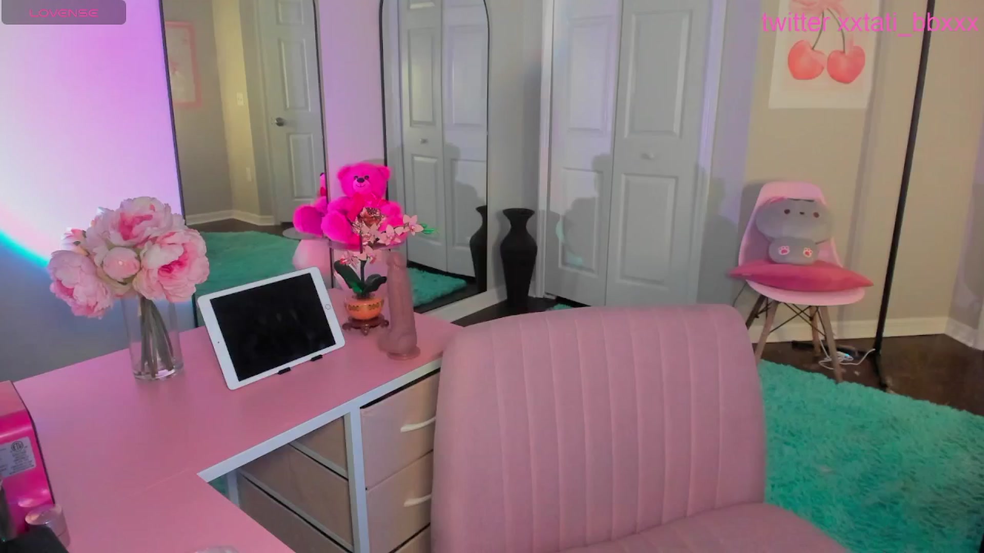 Gallery image thumbnail from Tati_Rae's myfreecams stream on, 05/07/2025, 02:44 image 5 of 20