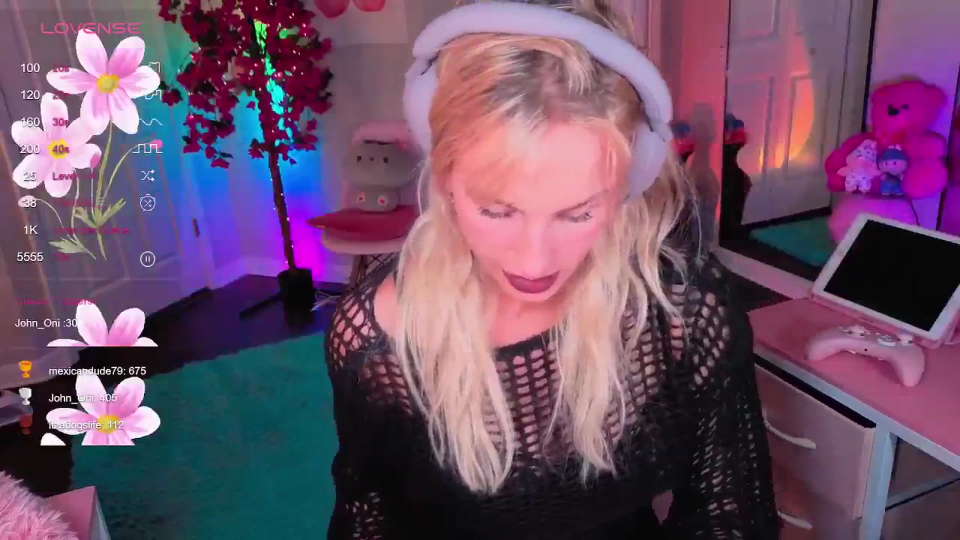 Gallery image thumbnail from Tati_Rae's myfreecams stream on, 08/03/2025, 04:58 image 9 of 20