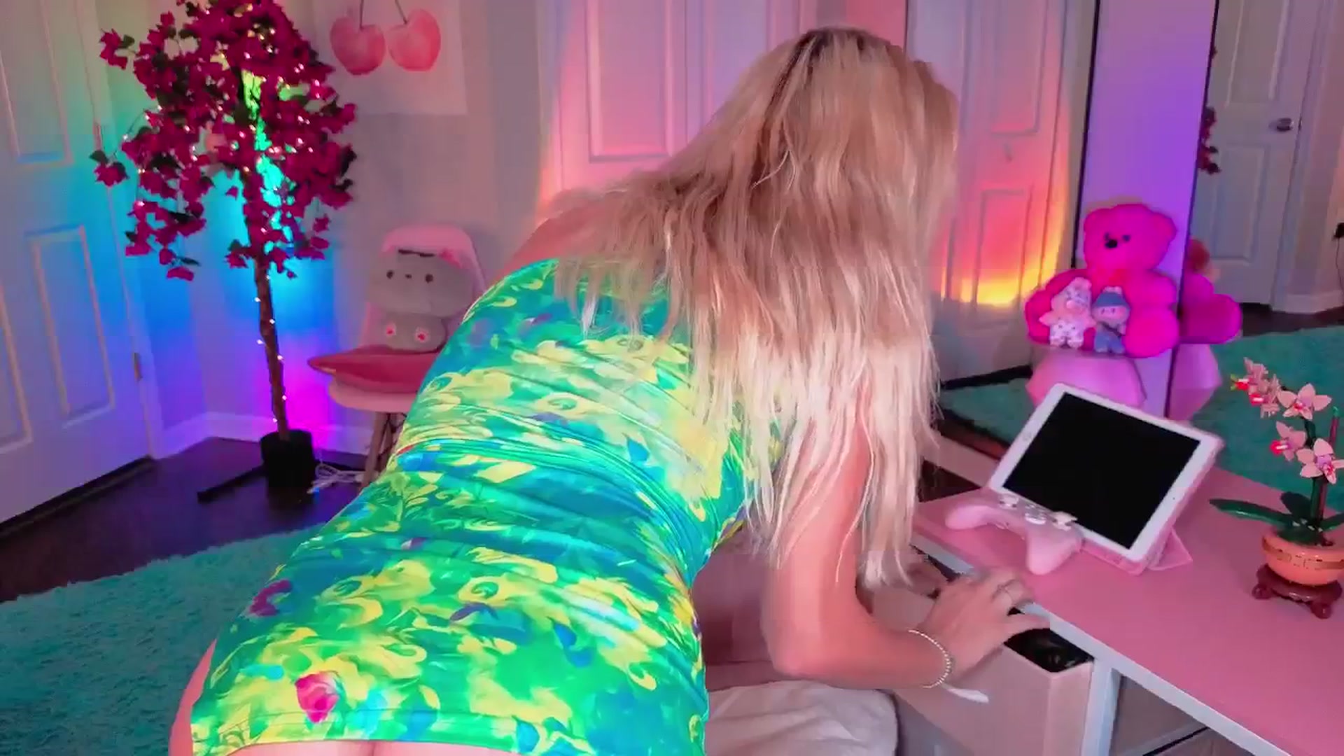 Gallery image thumbnail from Tati_Rae's myfreecams stream on, 08/05/2025, 06:20 image 15 of 20