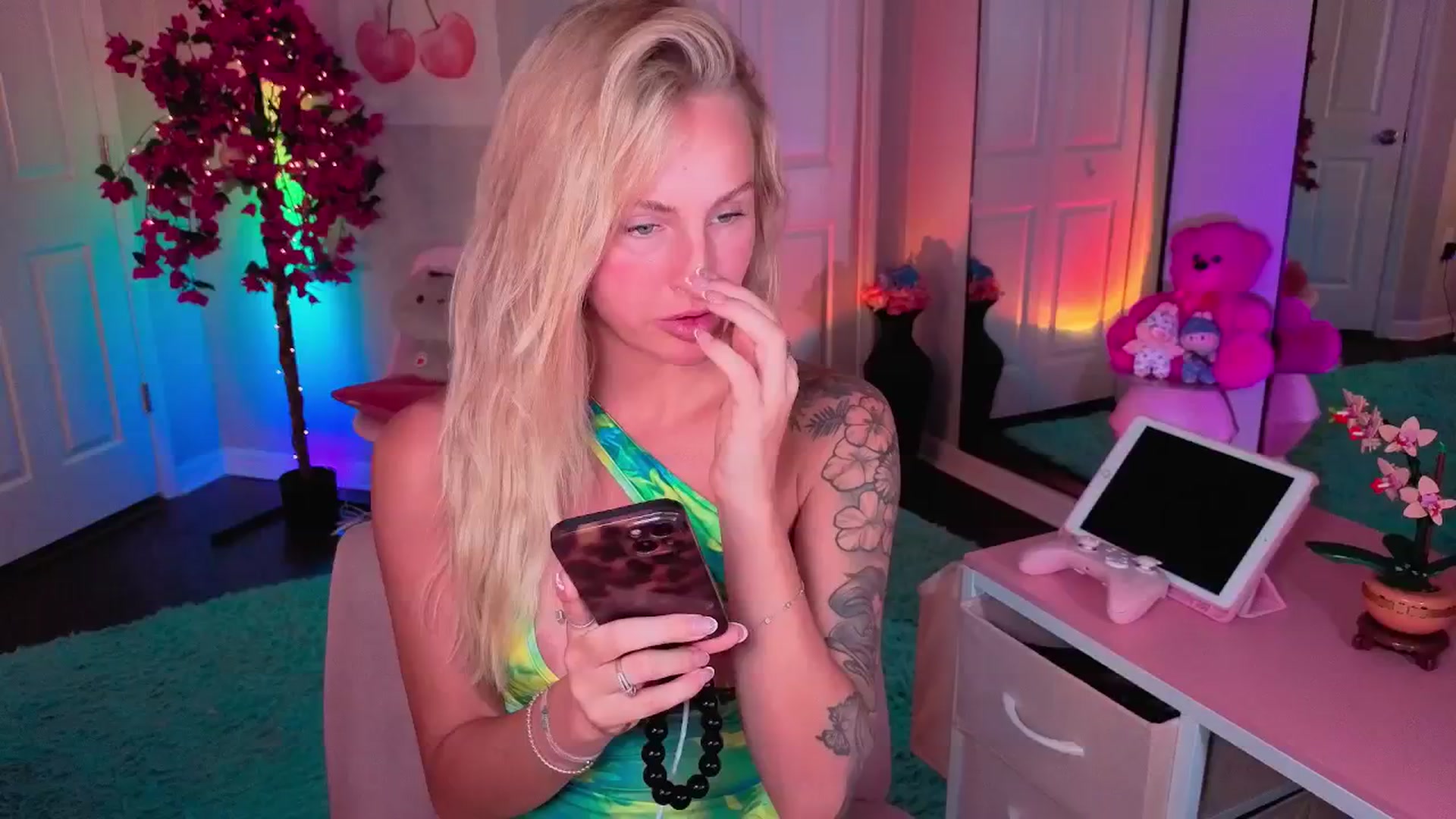 Gallery image thumbnail from Tati_Rae's myfreecams stream on, 08/05/2025, 06:20 image 3 of 20