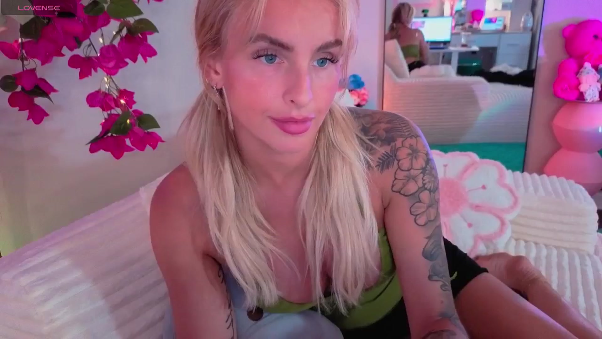 Gallery image thumbnail from Tati_Rae's myfreecams stream on, 08/12/2025, 03:02 image 19 of 20