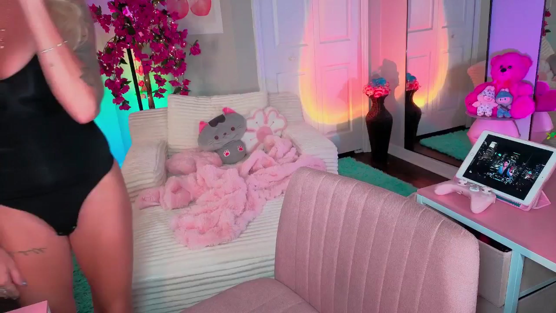Gallery image thumbnail from Tati_Rae's myfreecams stream on, 08/21/2025, 08:32 image 10 of 20
