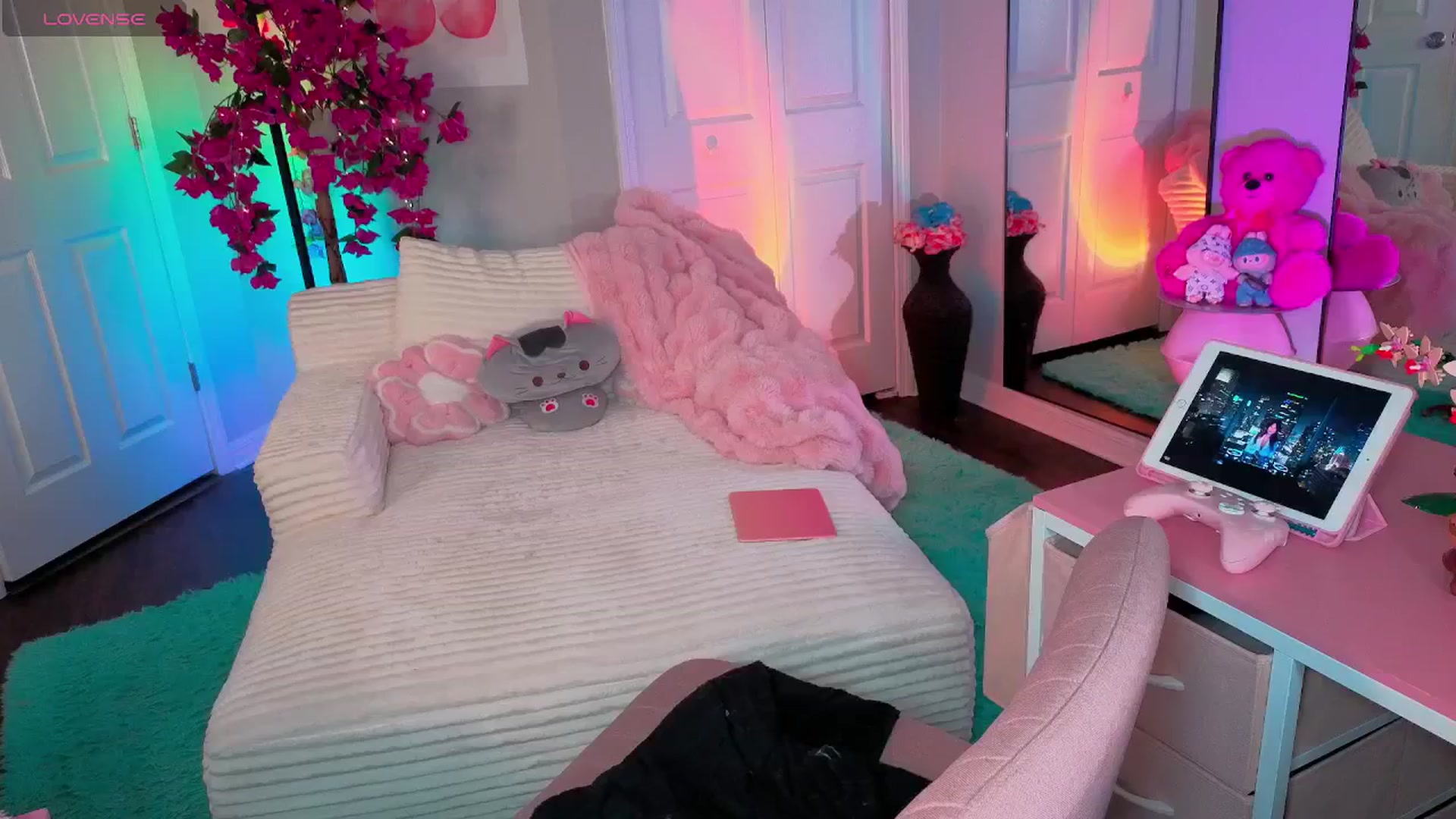 Gallery image thumbnail from Tati_Rae's myfreecams stream on, 08/29/2025, 04:03 image 19 of 20