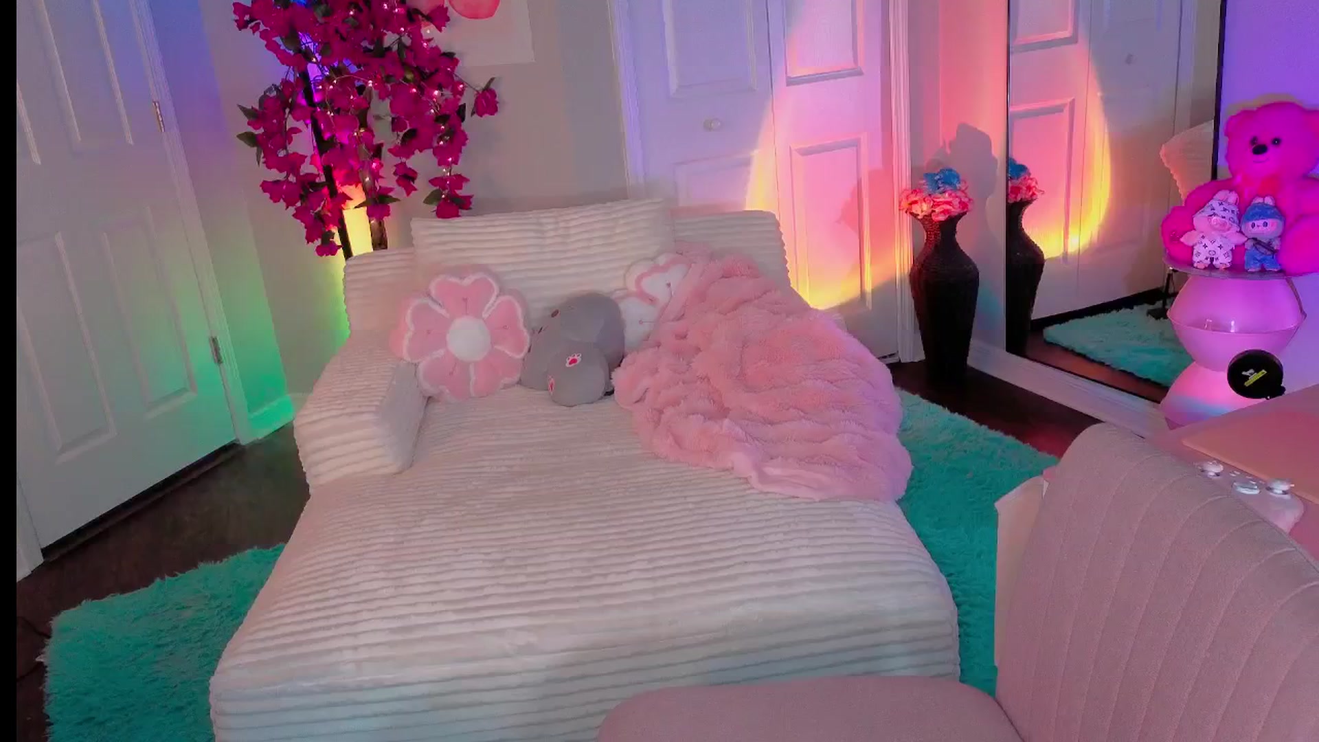 Gallery image thumbnail from Tati_Rae's myfreecams stream on, 10/04/2025, 02:46 image 2 of 20