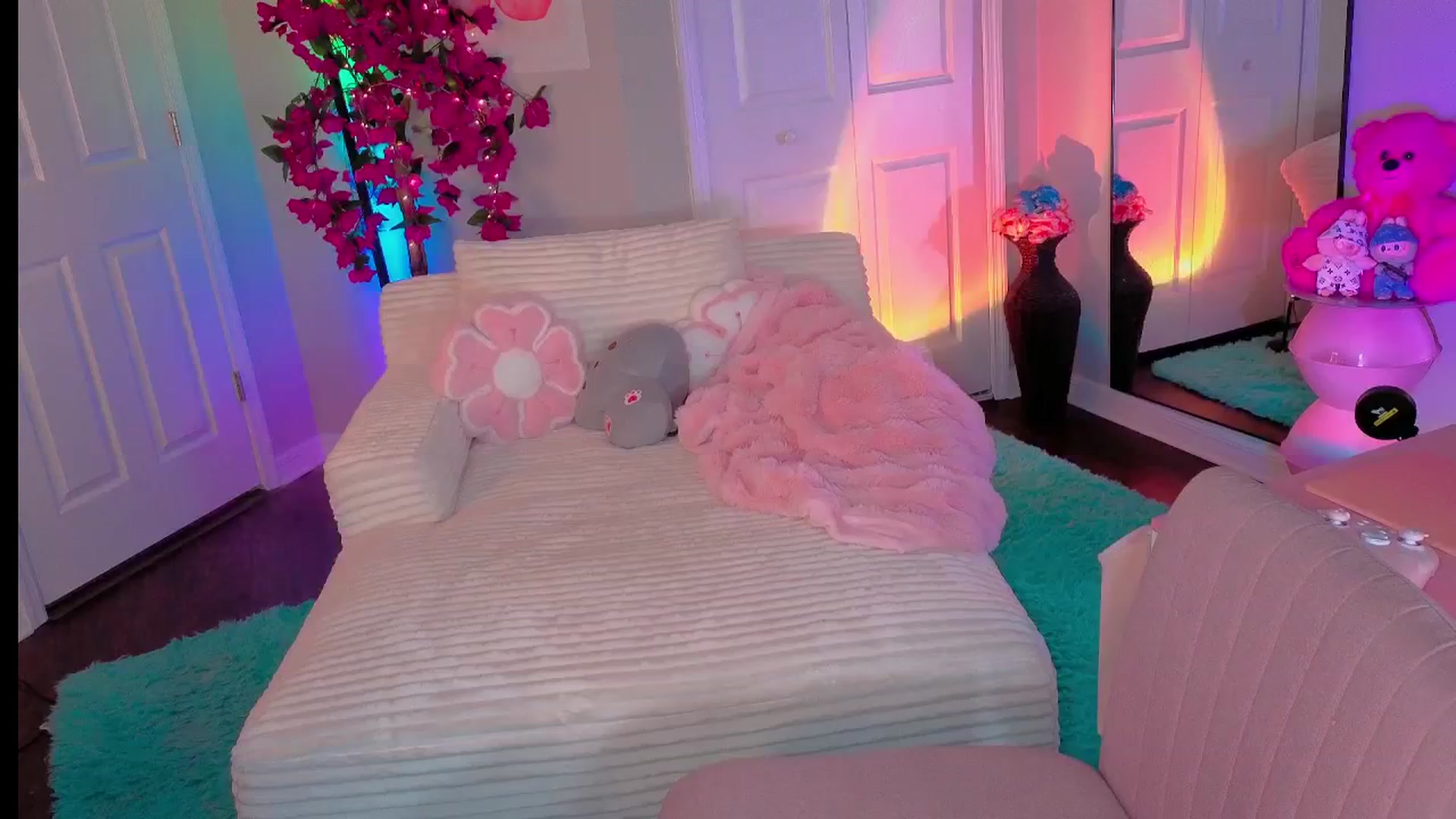 Gallery image thumbnail from Tati_Rae's myfreecams stream on, 10/04/2025, 02:46 image 1 of 20