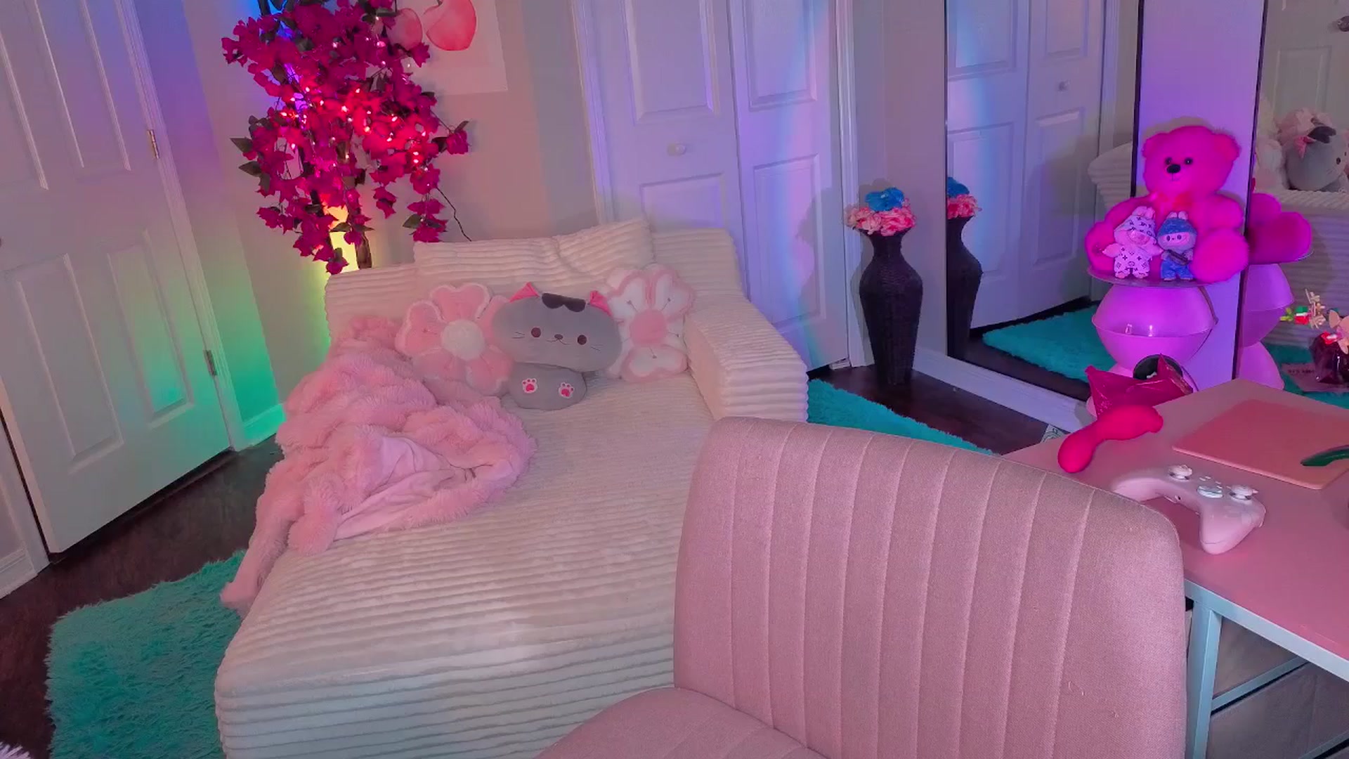 Gallery image thumbnail from Tati_Rae's myfreecams stream on, 10/31/2025, 01:04 image 15 of 20