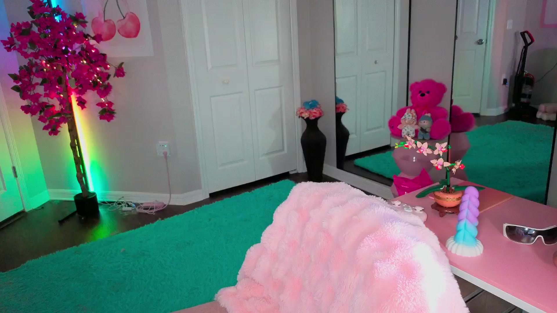 Gallery image thumbnail from Tati_Rae's myfreecams stream on, 11/26/2025, 04:14 image 3 of 20