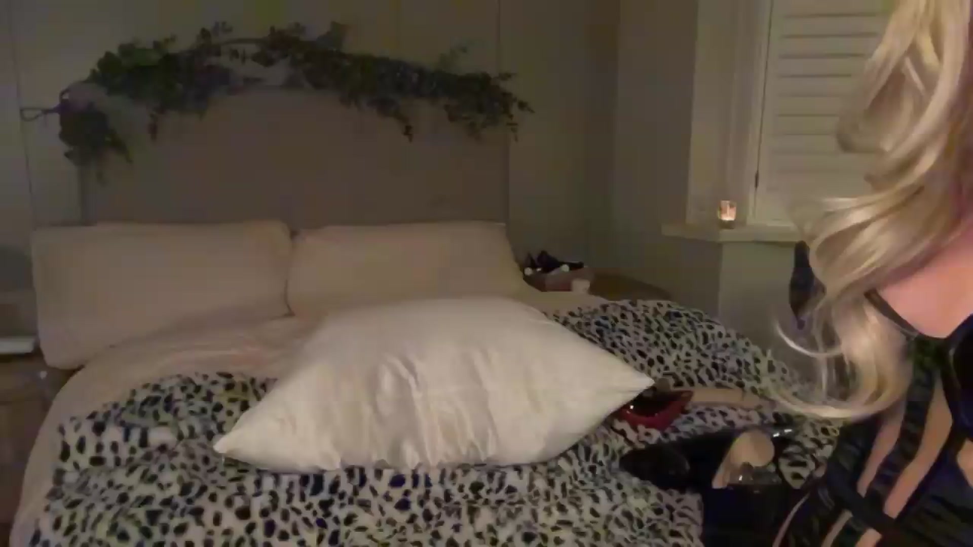 Gallery image thumbnail from TatianaTate's myfreecams stream on, 06/26/2026, 23:36 image 9 of 20
