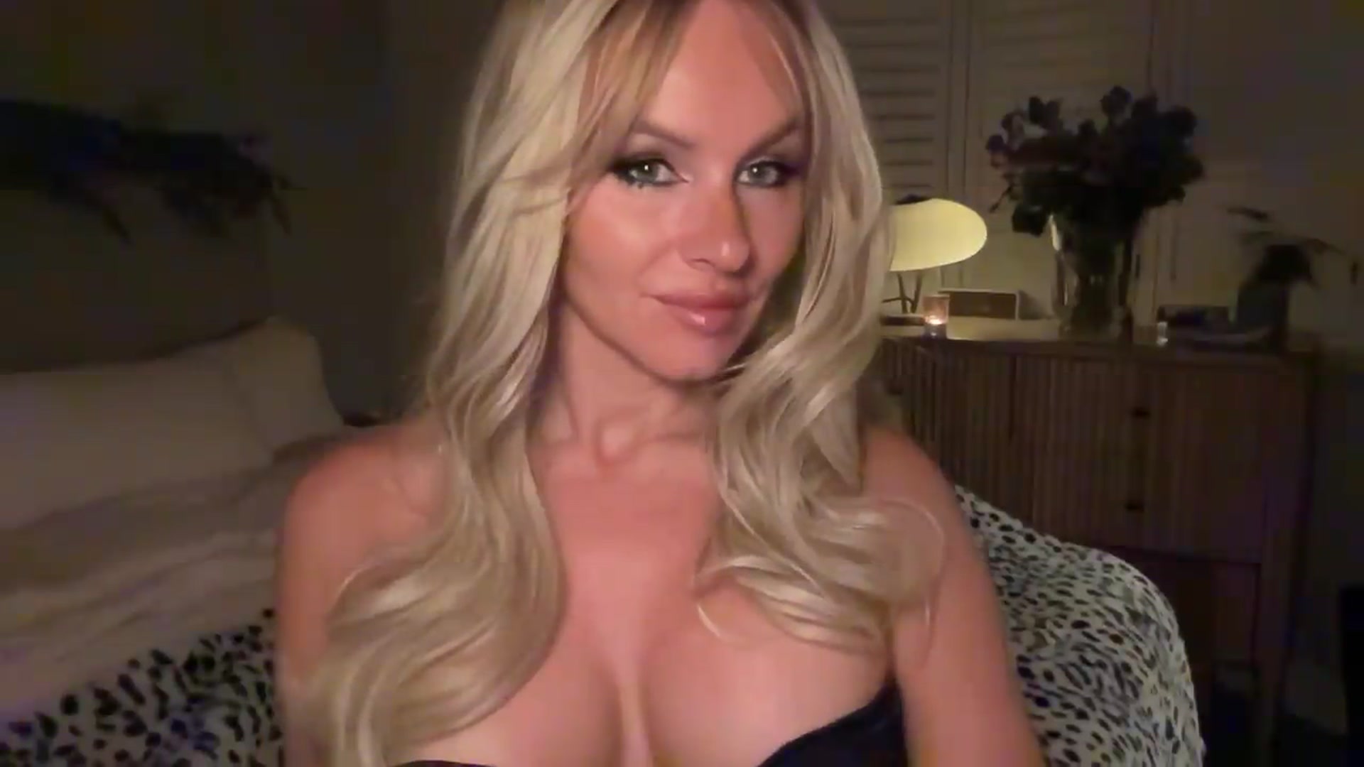 Gallery image thumbnail from TatianaTate's myfreecams stream on, 07/17/2026, 23:03 image 20 of 20