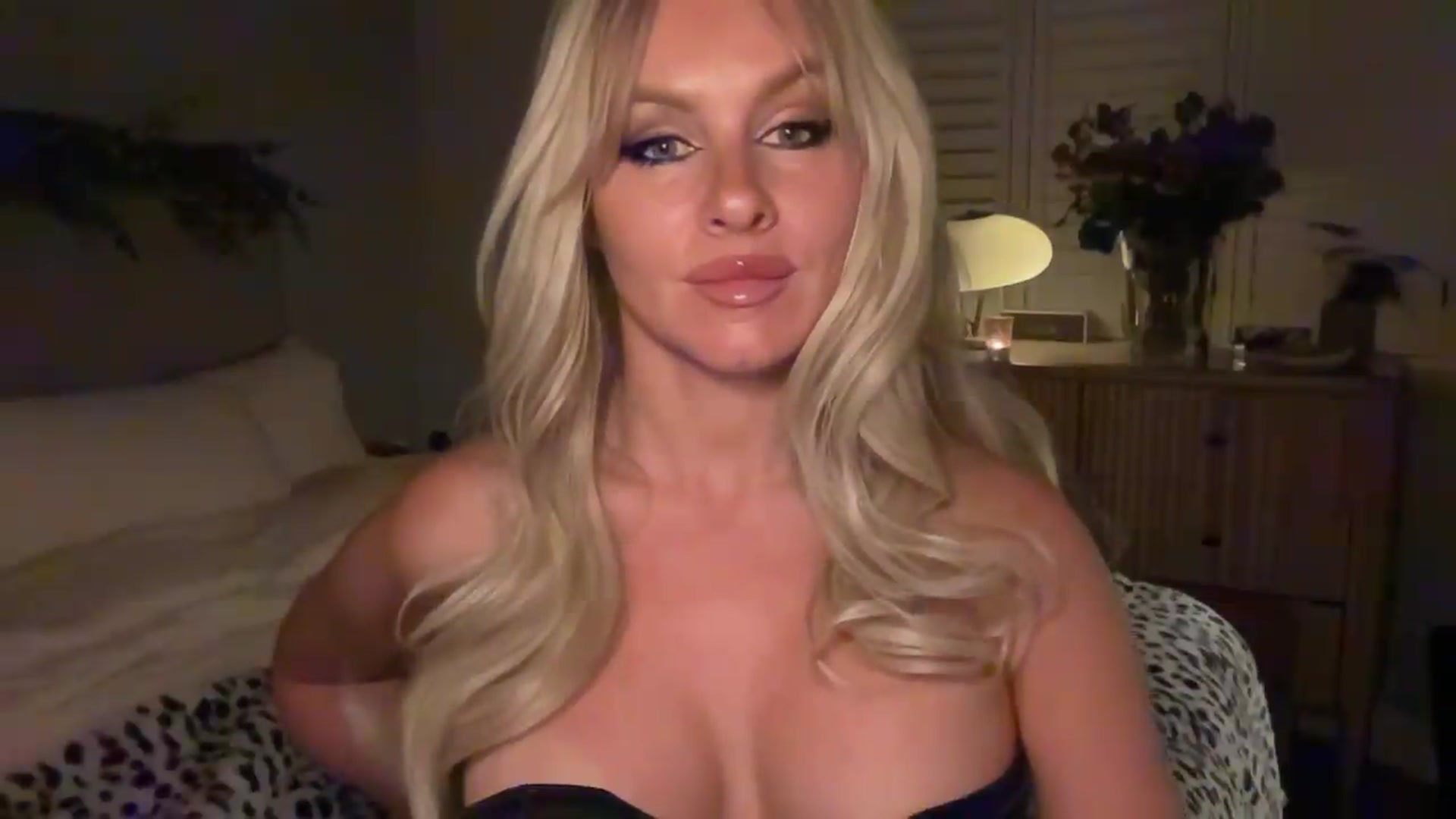 Gallery image thumbnail from TatianaTate's myfreecams stream on, 07/17/2026, 23:03 image 19 of 20