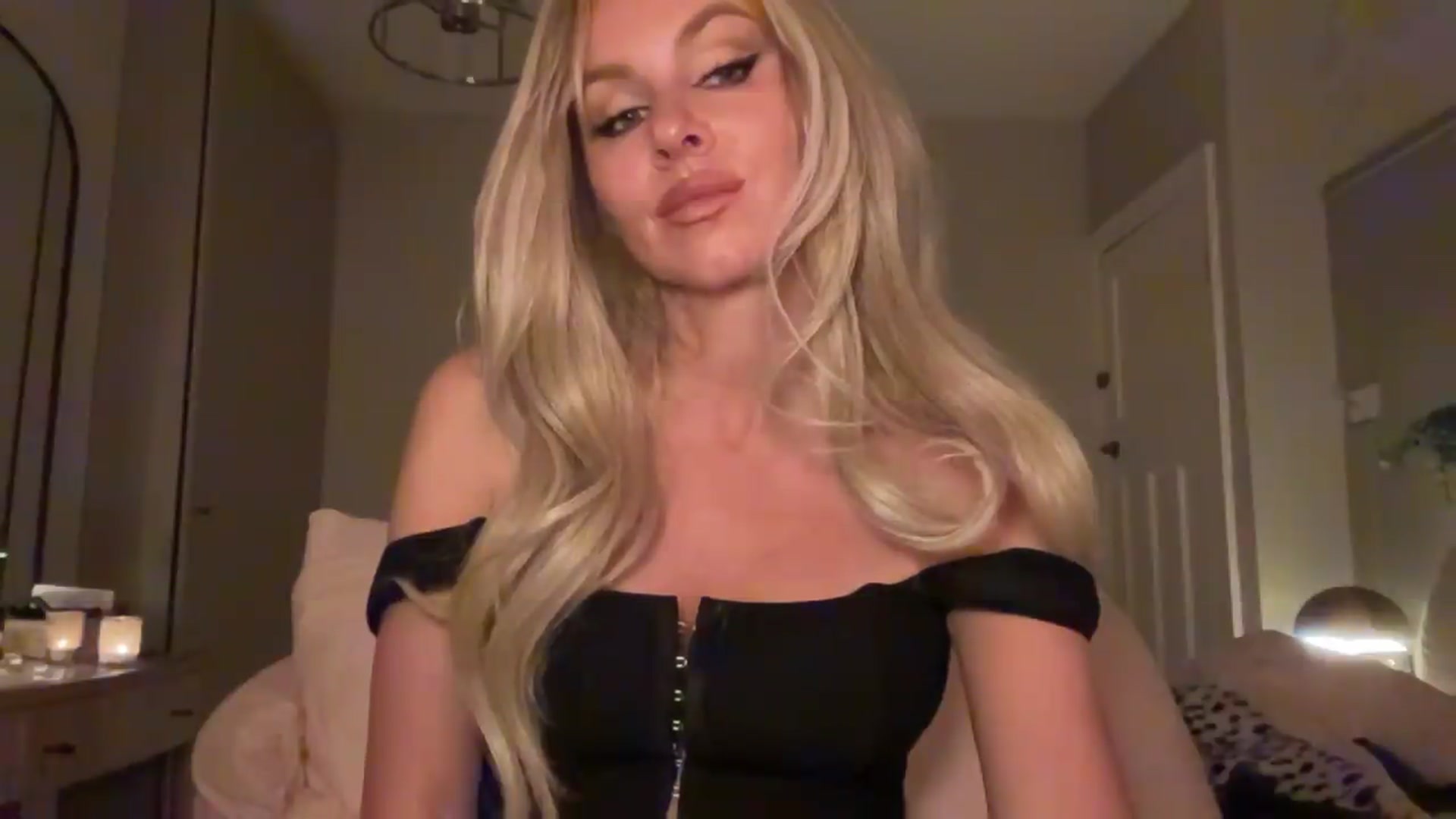 Gallery image thumbnail from TatianaTate's myfreecams stream on, 08/30/2026, 22:22 image 9 of 20
