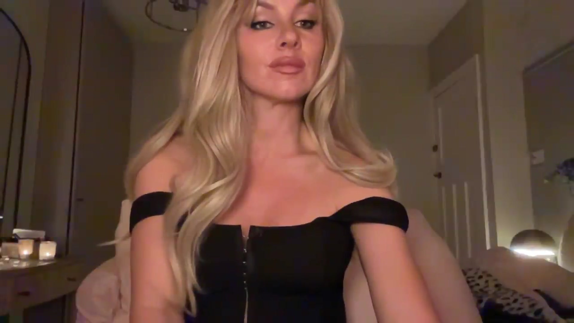 Gallery image thumbnail from TatianaTate's myfreecams stream on, 08/30/2026, 22:22 image 8 of 20