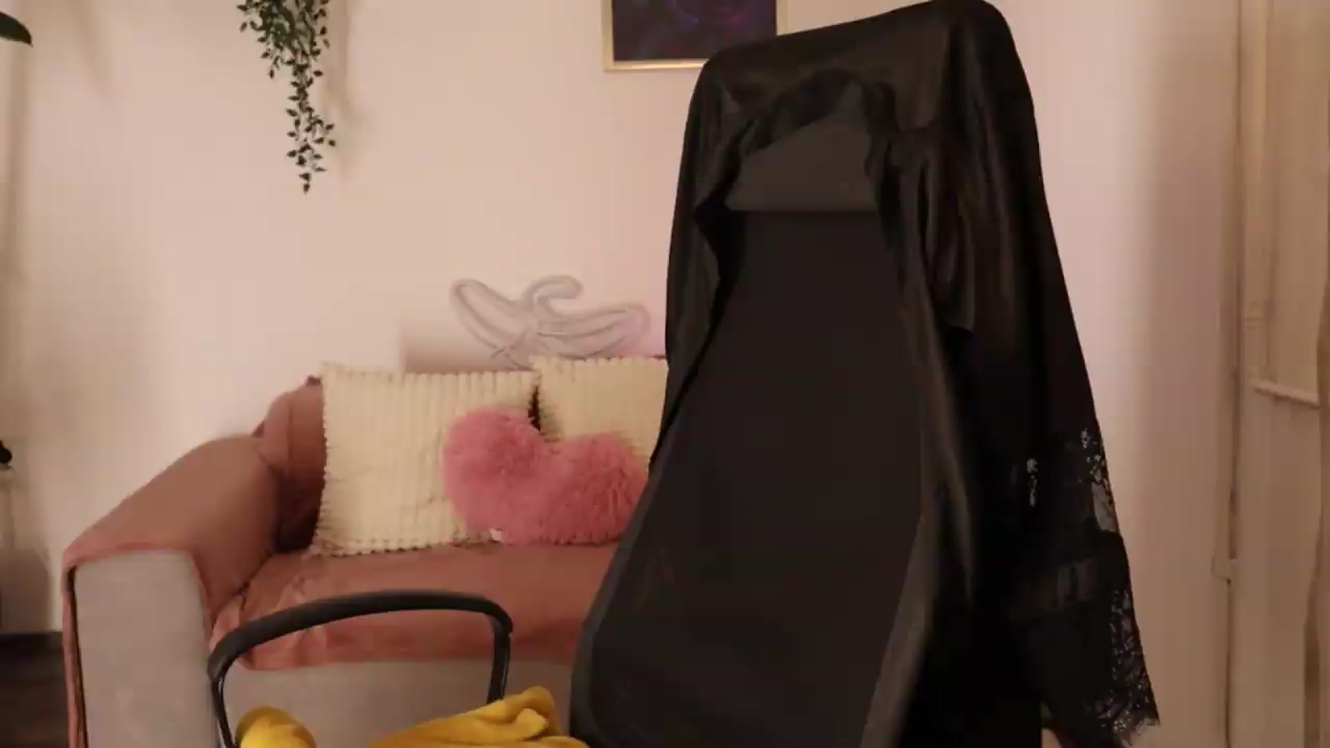 Gallery image thumbnail from TatianaXoxo's myfreecams stream on, 06/01/2026, 14:33 image 19 of 20