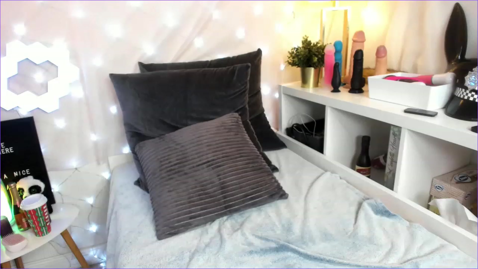Gallery image thumbnail from TatjanaTilers's myfreecams stream on, 01/01/2023, 17:17 image 4 of 20