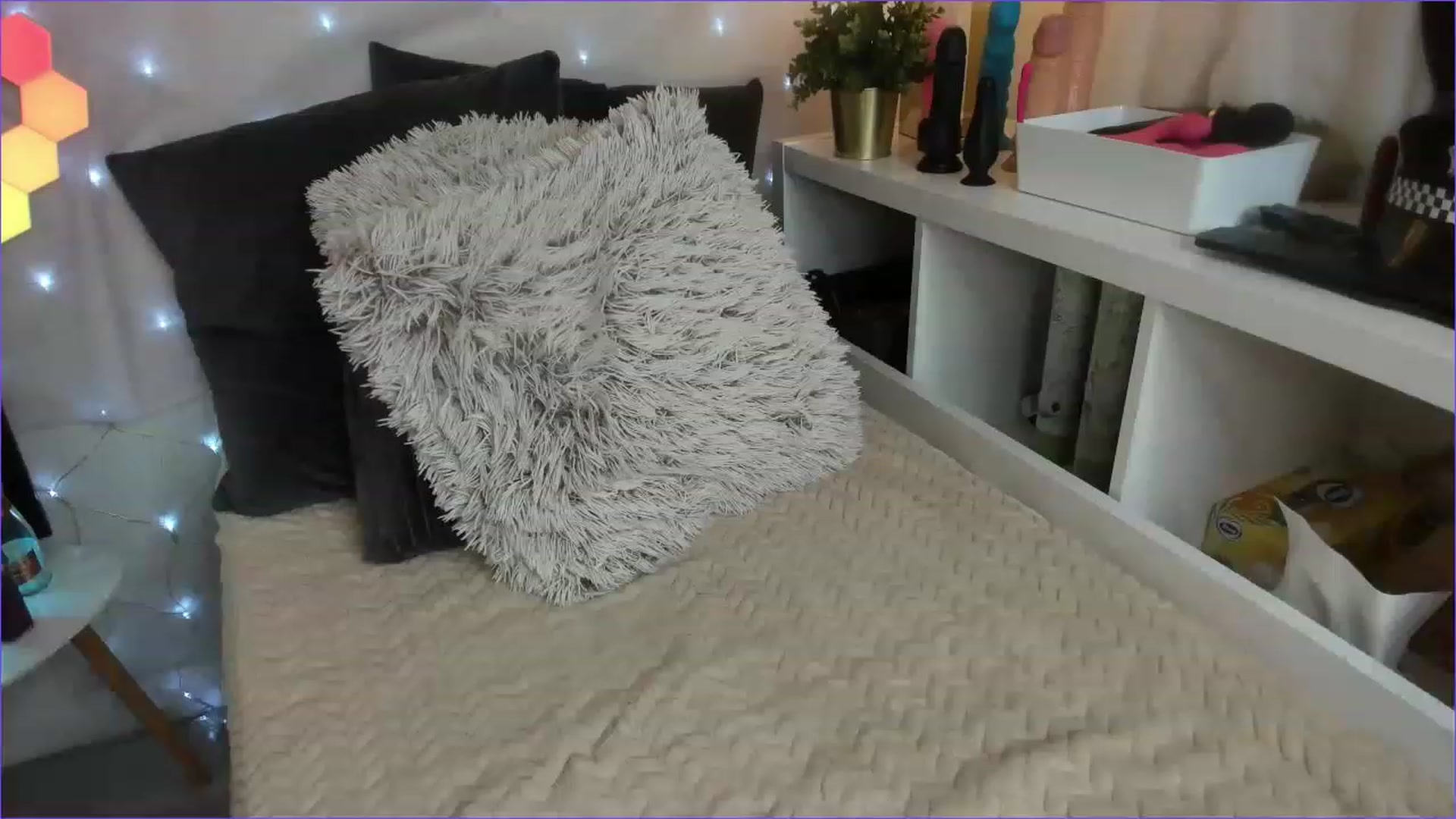 Gallery image thumbnail from TatjanaTilers's myfreecams stream on, 02/06/2023, 14:30 image 1 of 20
