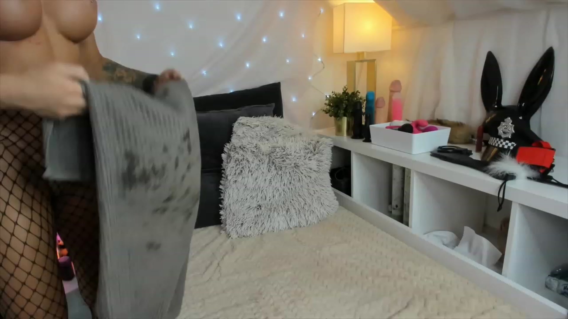Gallery image thumbnail from TatjanaTilers's myfreecams stream on, 04/07/2023, 13:11 image 1 of 20