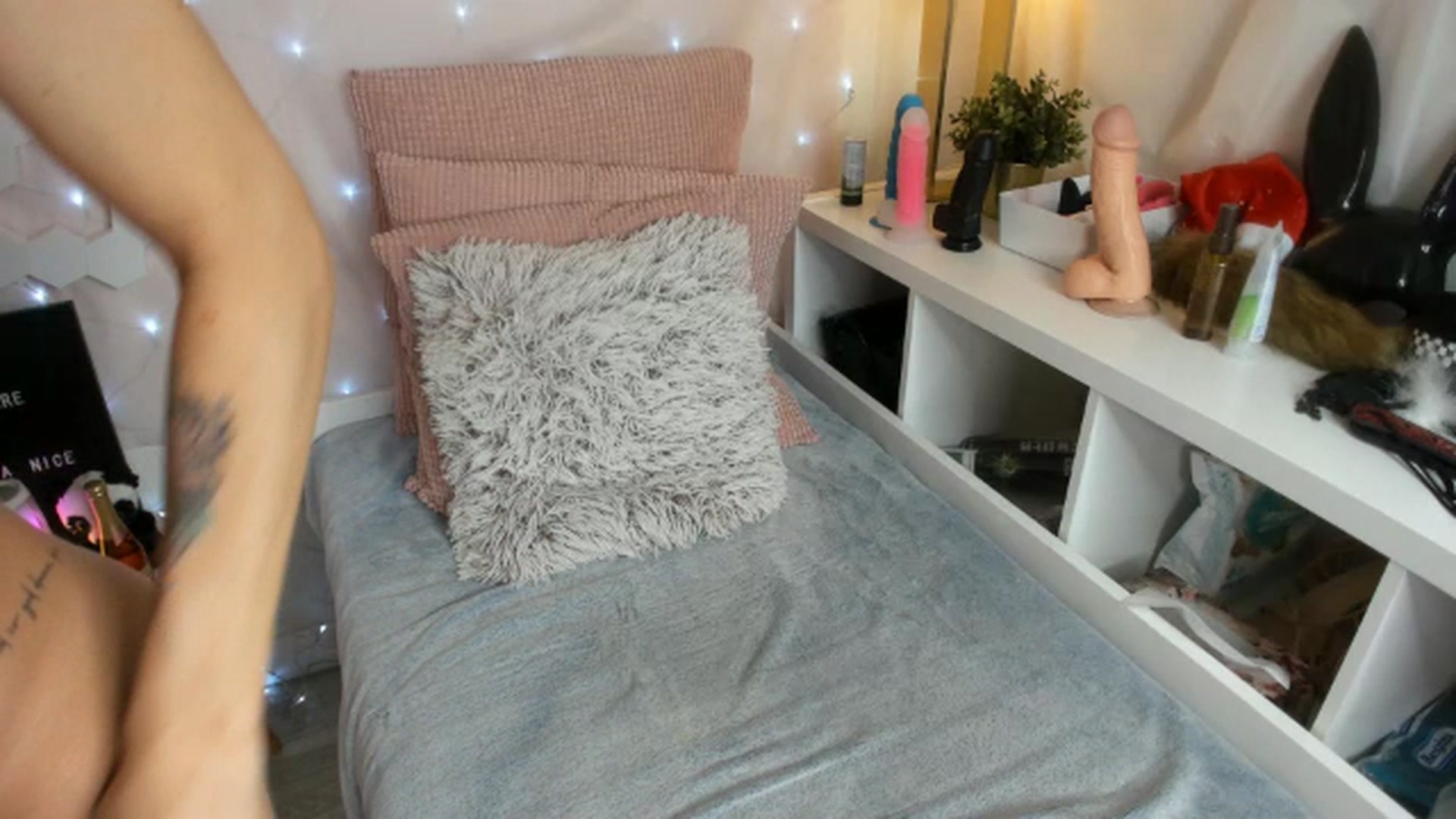 Gallery image thumbnail from TatjanaTilers's myfreecams stream on, 01/22/2024, 12:07 image 2 of 20