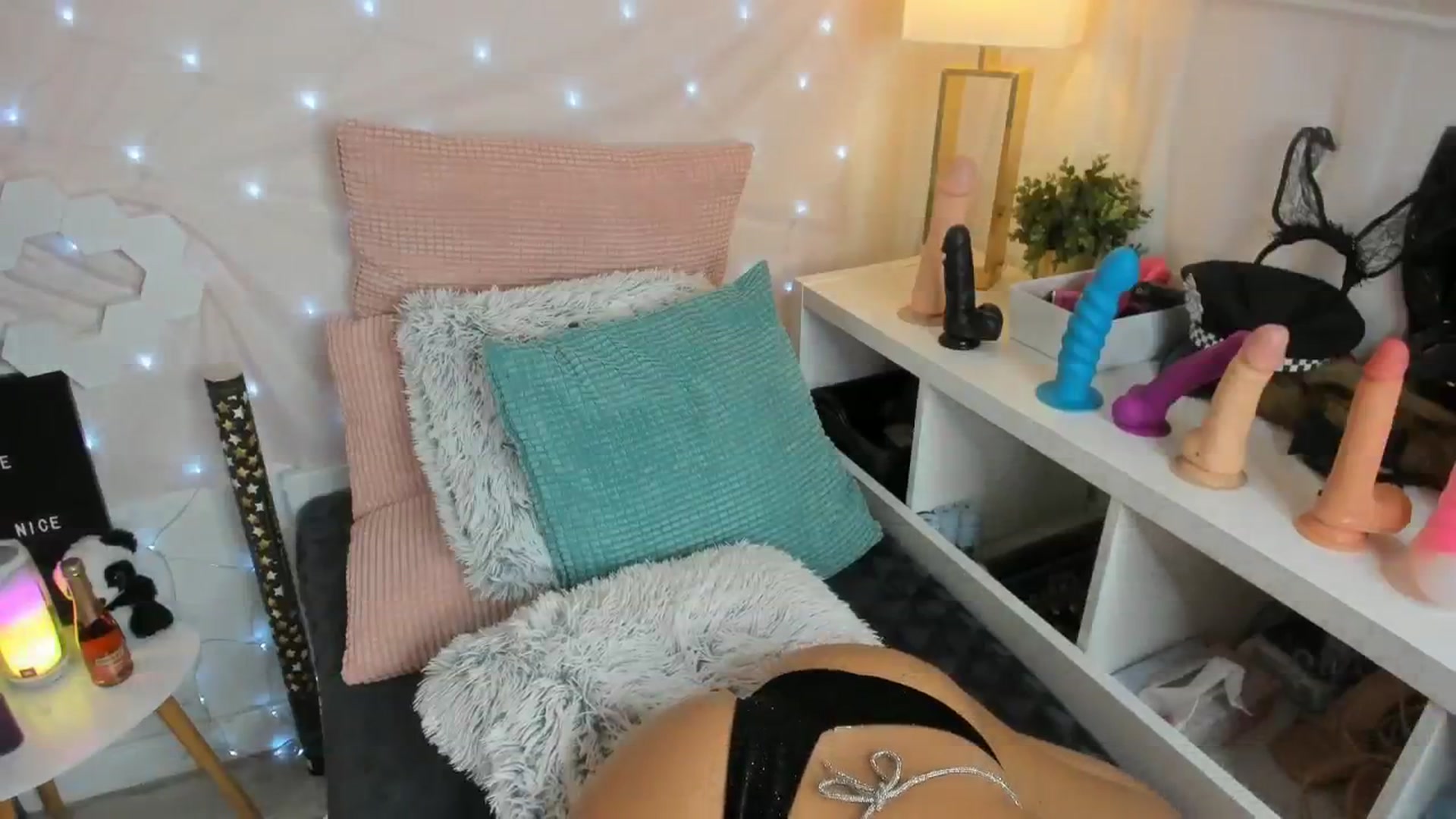 Gallery image thumbnail from TatjanaTilers's myfreecams stream on, 07/29/2024, 09:55 image 11 of 20
