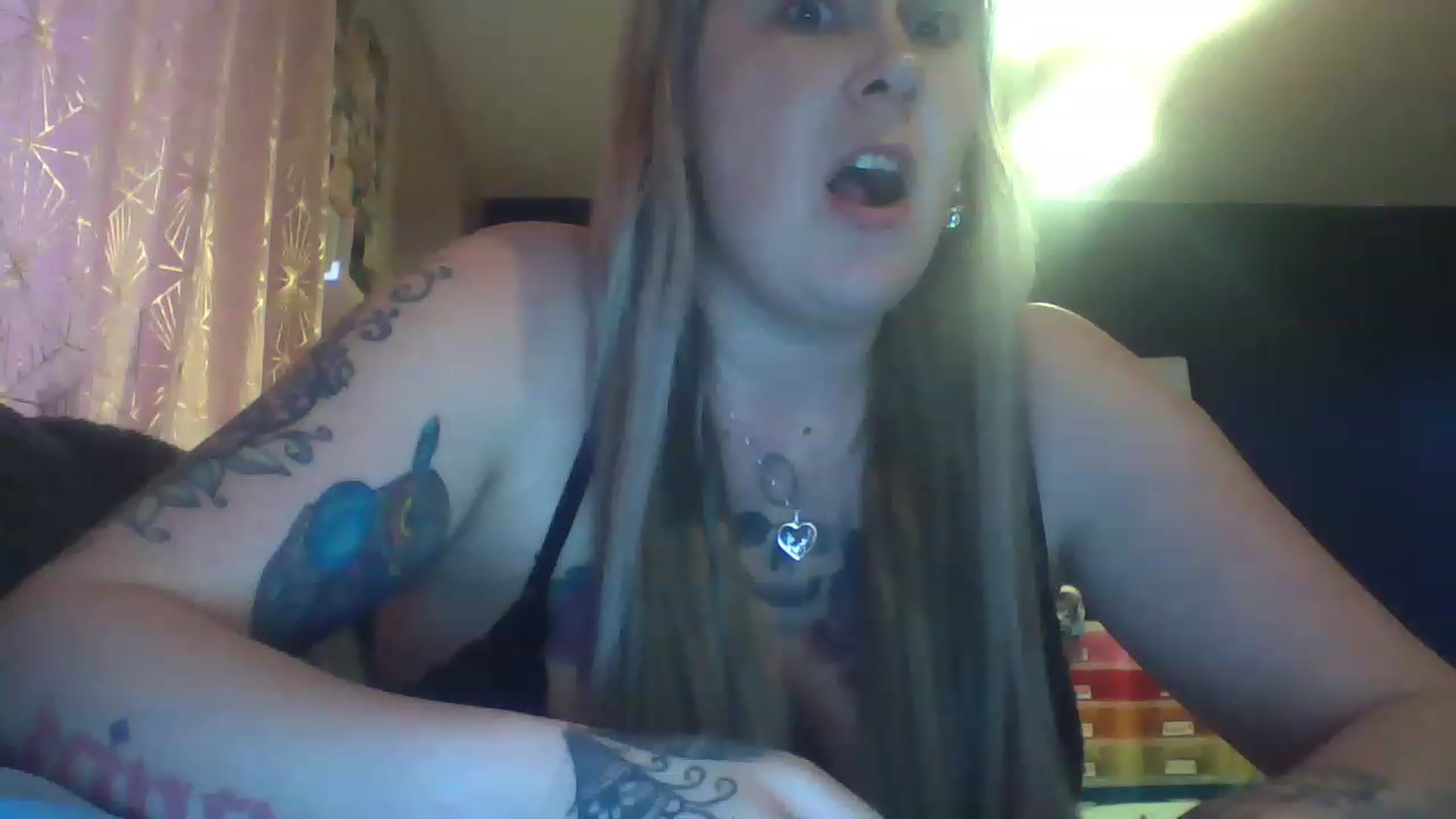Gallery image thumbnail from Tatsandtitsx's myfreecams stream on, 11/16/2022, 13:05 image 9 of 20