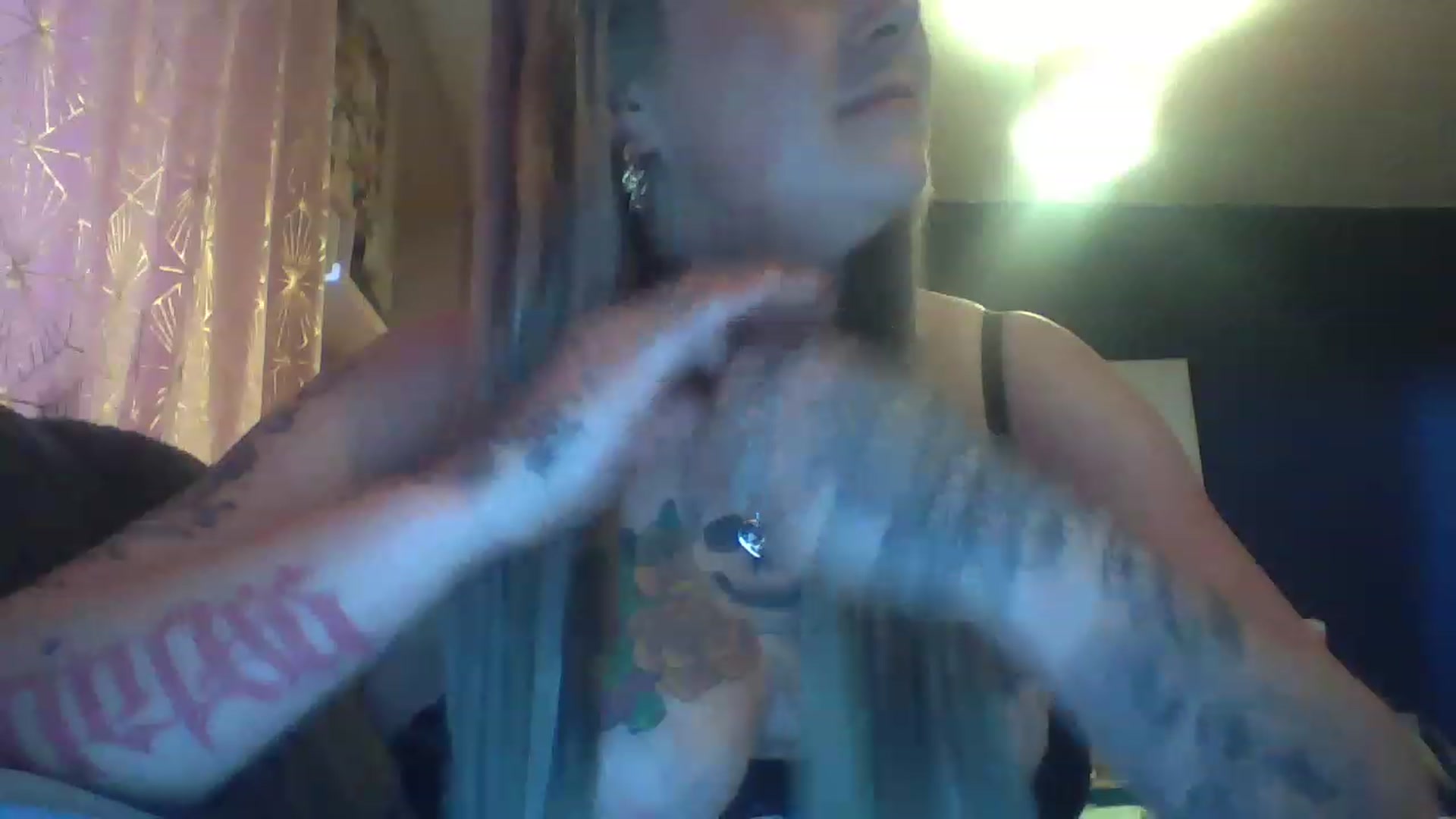 Gallery image thumbnail from Tatsandtitsx's myfreecams stream on, 11/16/2022, 13:05 image 10 of 20