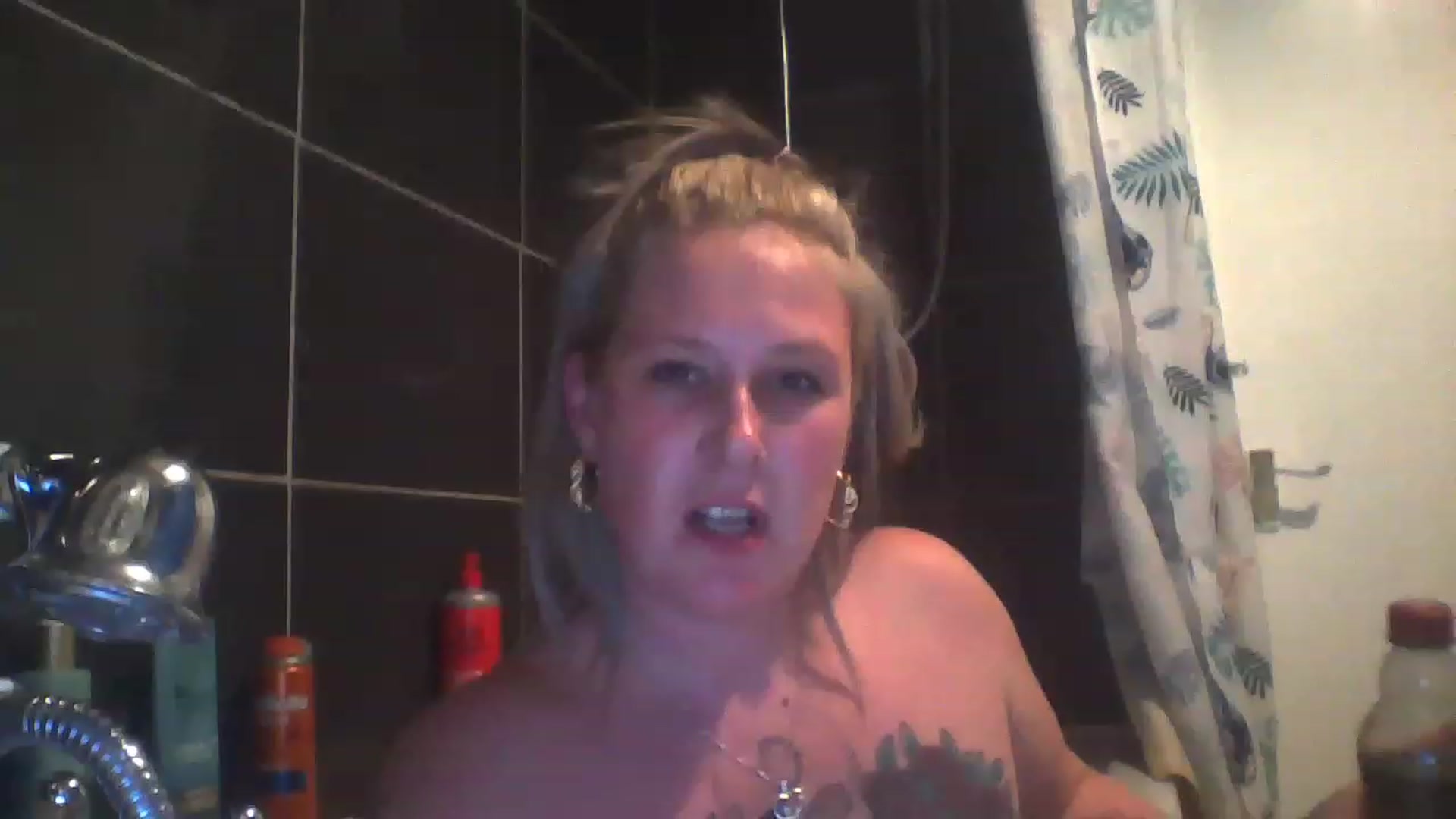 Gallery image thumbnail from Tatsandtitsx's myfreecams stream on, 11/16/2022, 19:36 image 5 of 20