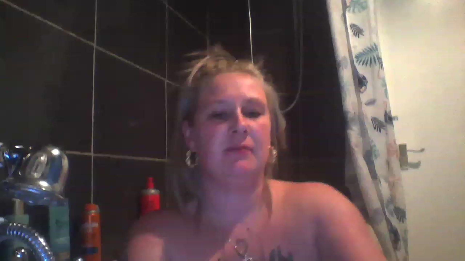 Gallery image thumbnail from Tatsandtitsx's myfreecams stream on, 11/16/2022, 19:36 image 6 of 20