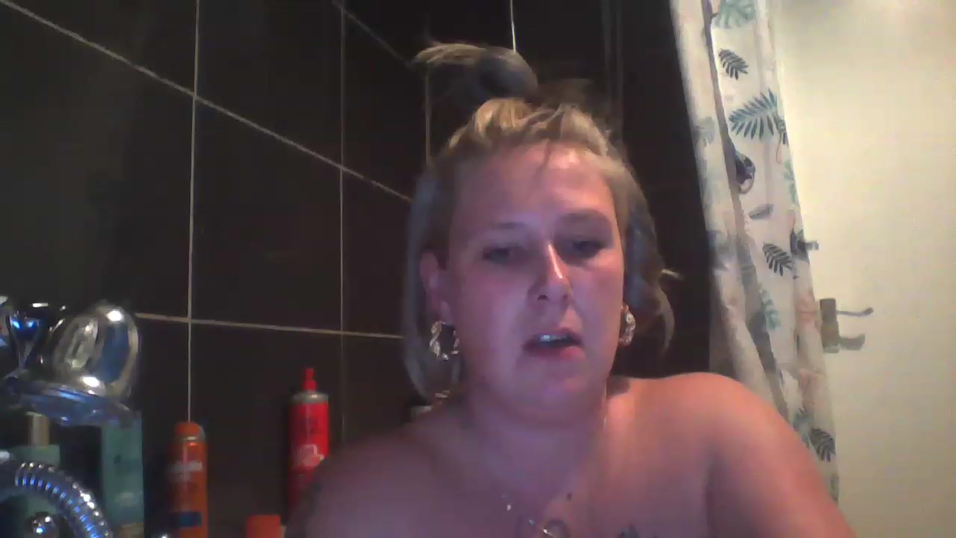 Gallery image thumbnail from Tatsandtitsx's myfreecams stream on, 11/16/2022, 19:36 image 9 of 20