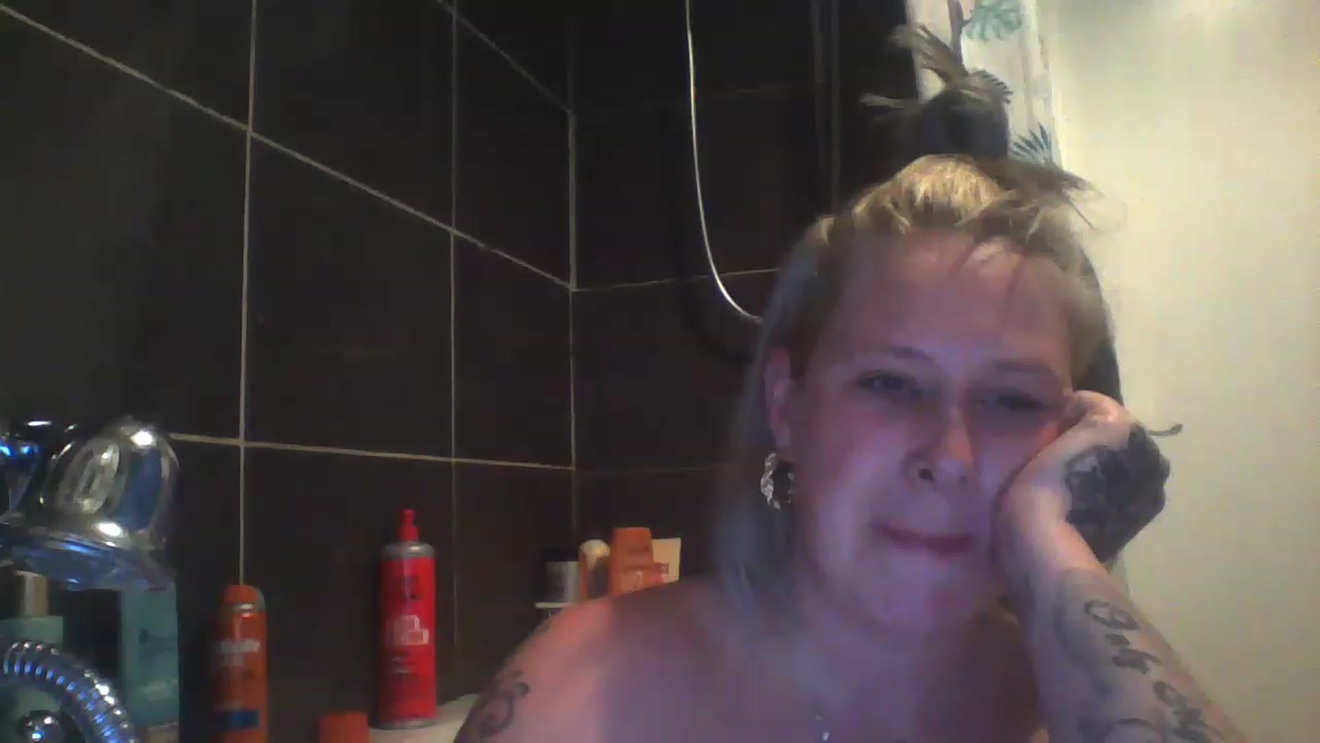 Gallery image thumbnail from Tatsandtitsx's myfreecams stream on, 11/16/2022, 19:36 image 20 of 20