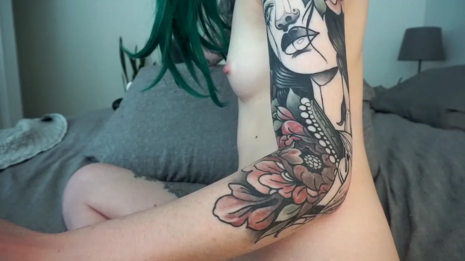 Gallery image thumbnail from TatsnCats's myfreecams stream on, 11/21/2022, 21:52 image 9 of 20