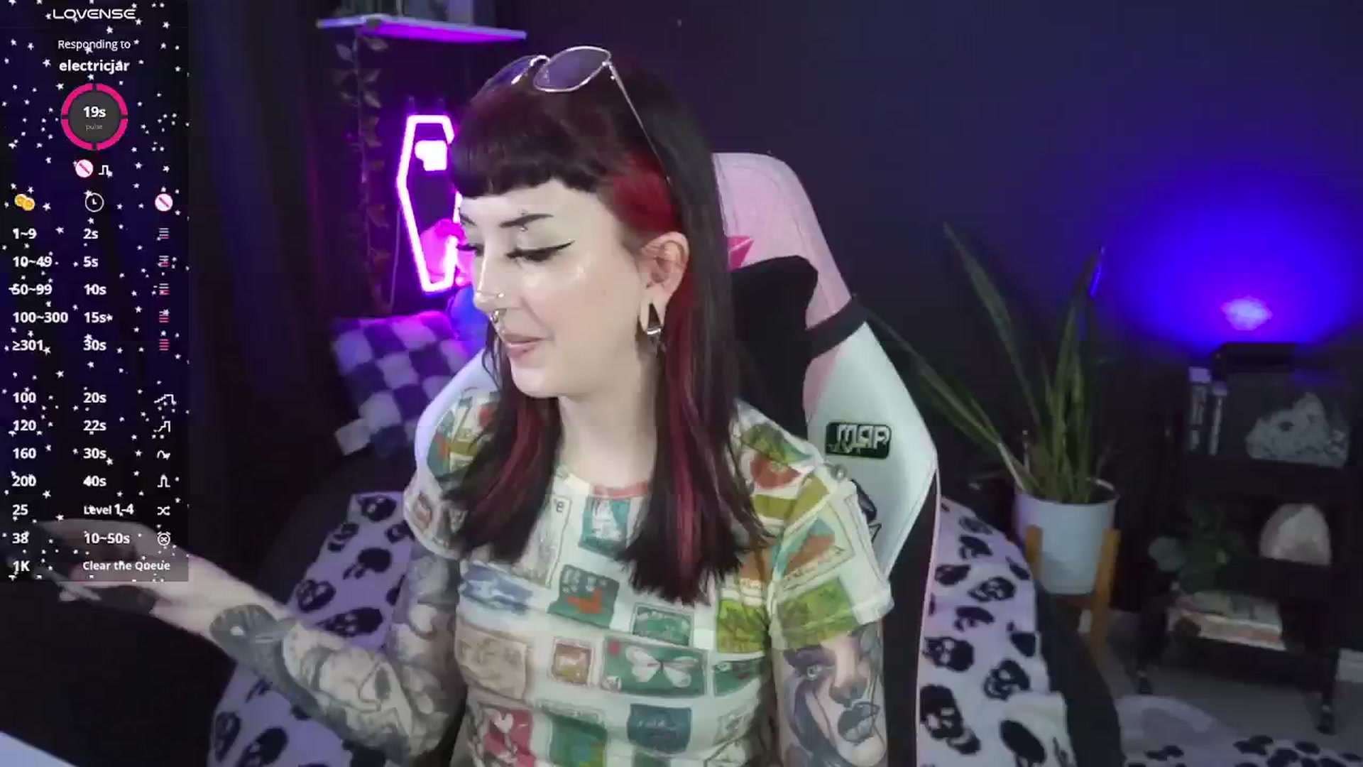 Gallery image thumbnail from TatsnCats's myfreecams stream on, 12/16/2024, 19:51 image 3 of 20