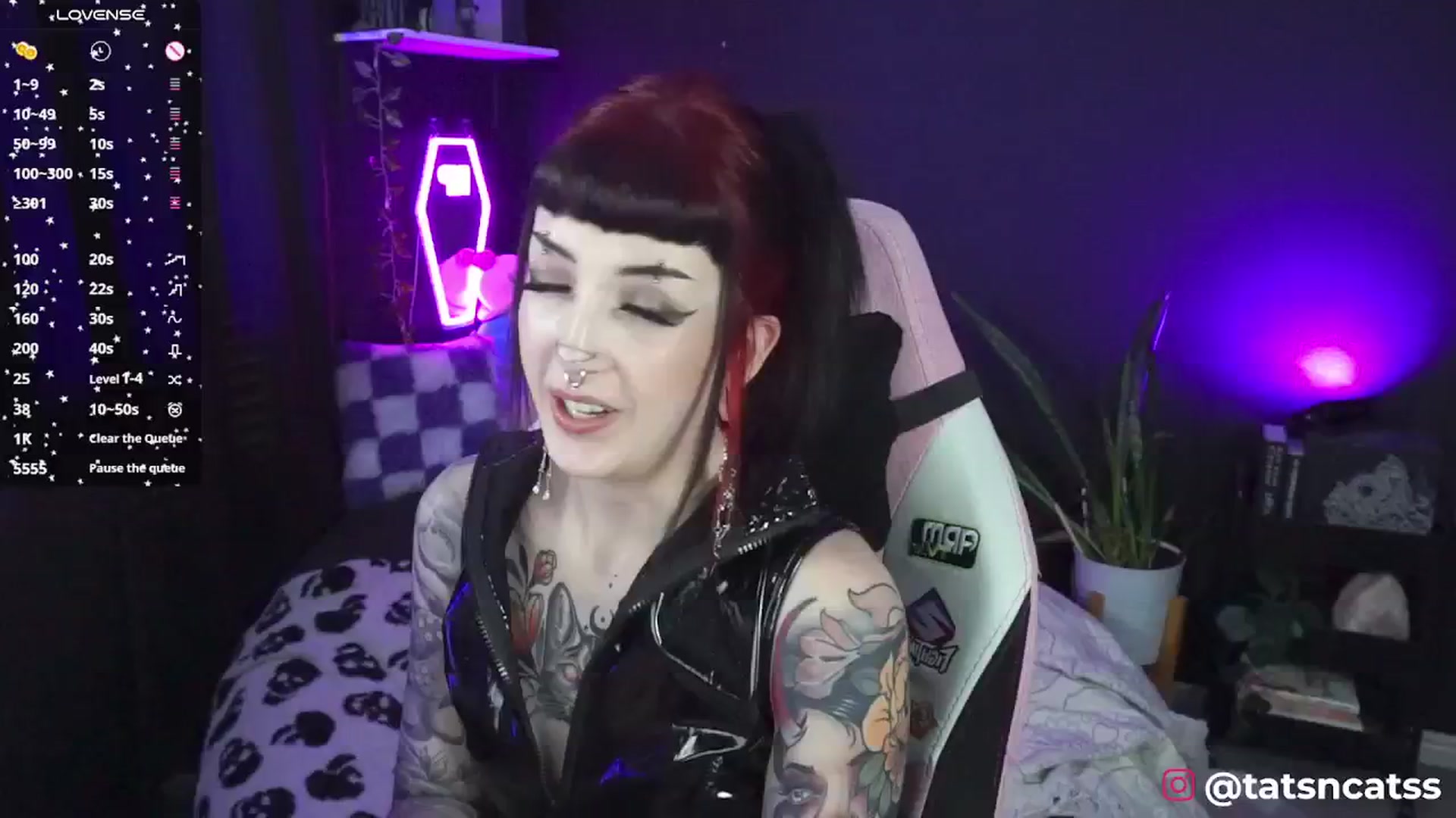 Gallery image thumbnail from TatsnCats's myfreecams stream on, 12/31/2024, 20:37 image 2 of 20