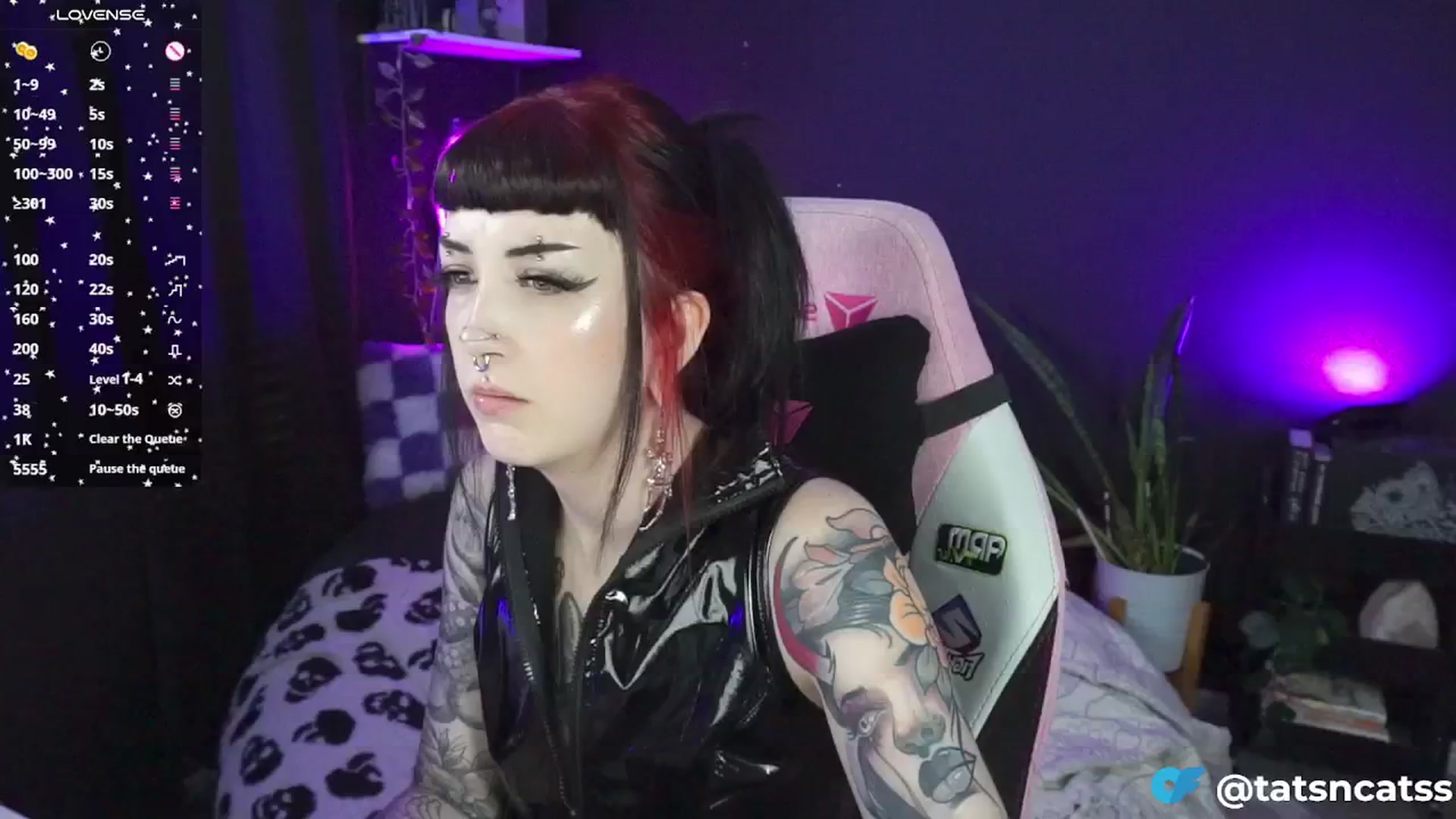 Gallery image thumbnail from TatsnCats's myfreecams stream on, 12/31/2024, 20:37 image 4 of 20