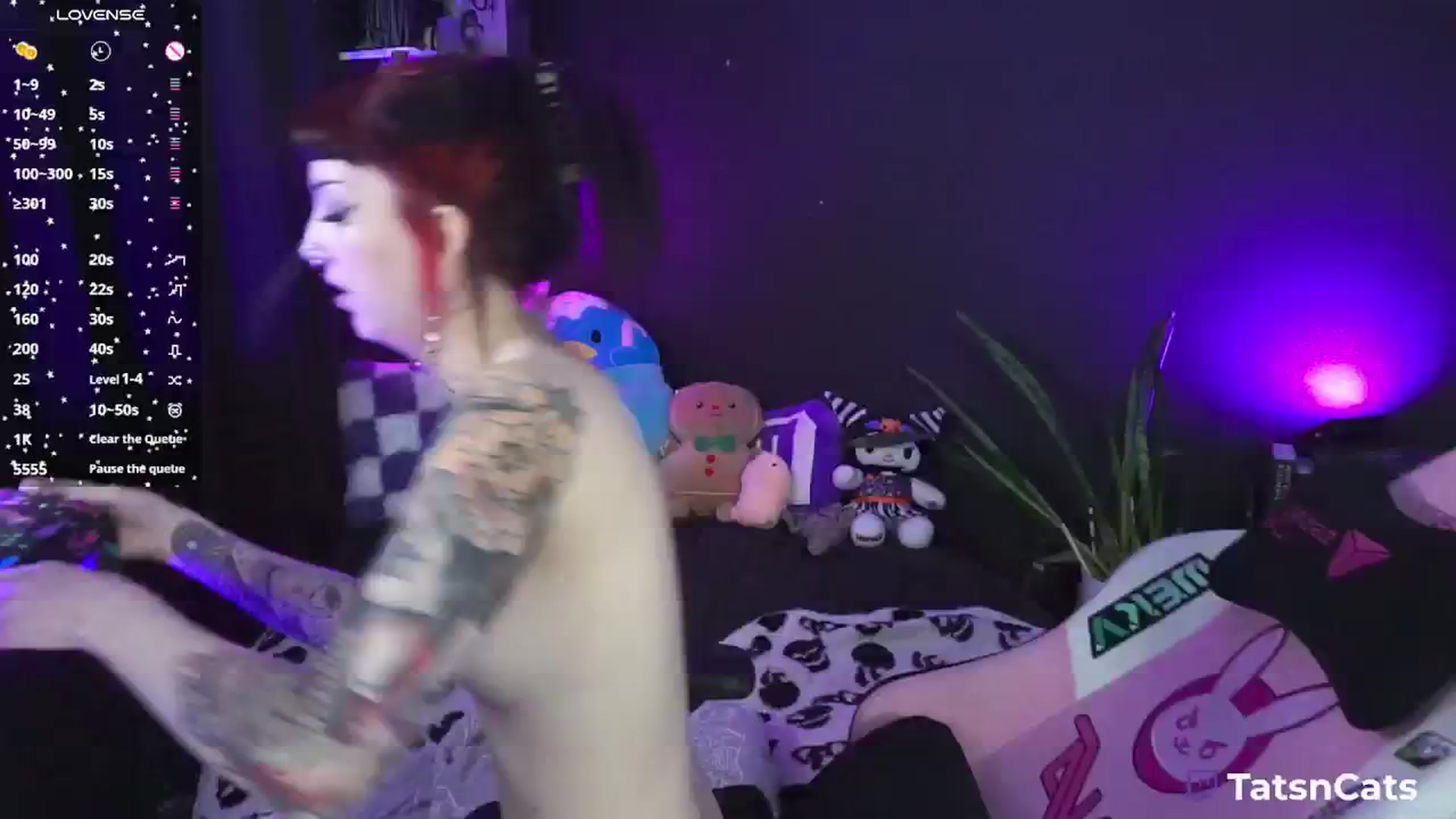 Gallery image thumbnail from TatsnCats's myfreecams stream on, 12/31/2024, 20:37 image 15 of 20