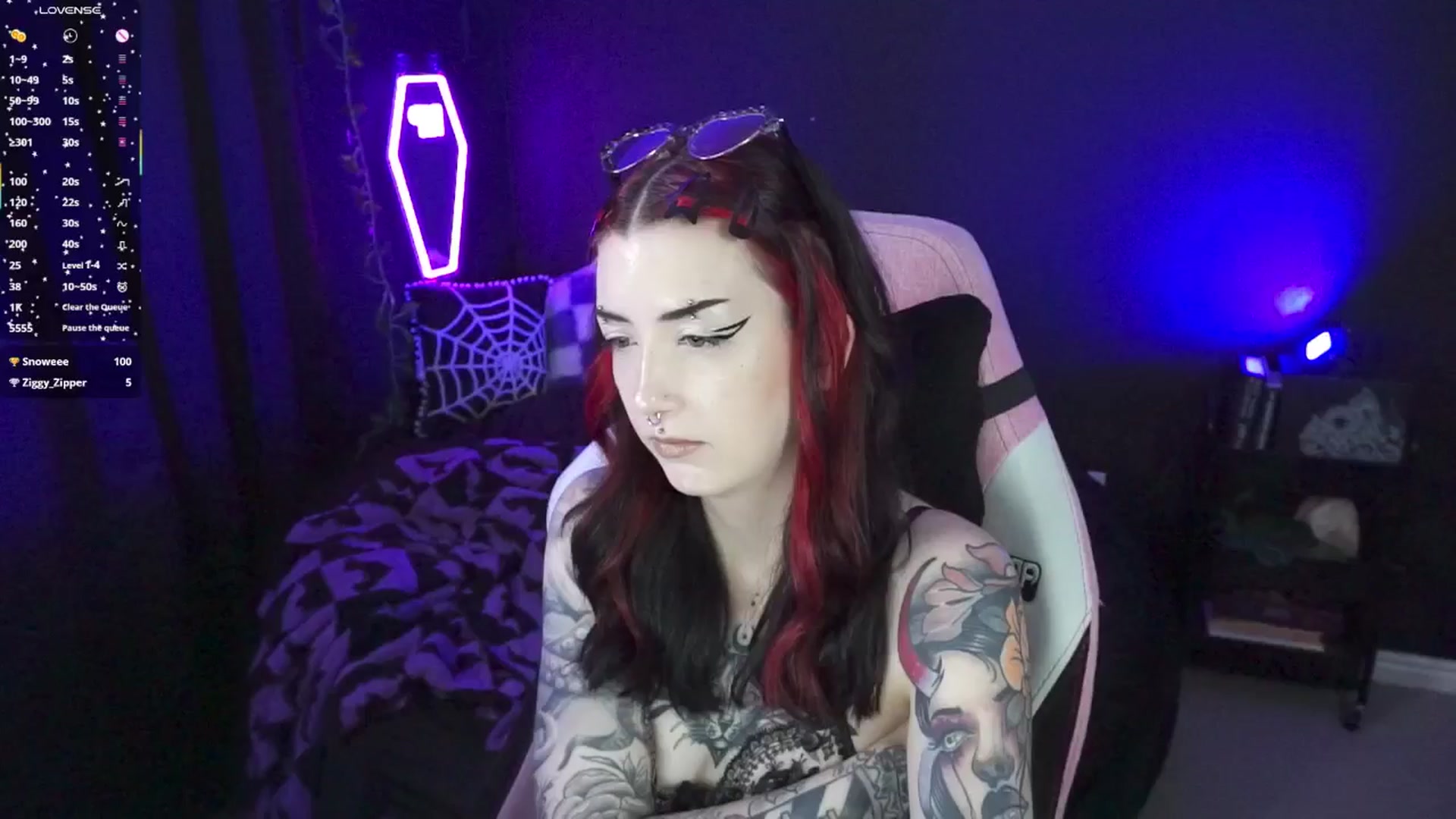 Gallery image thumbnail from TatsnCats's myfreecams stream on, 05/20/2025, 19:13 image 14 of 20