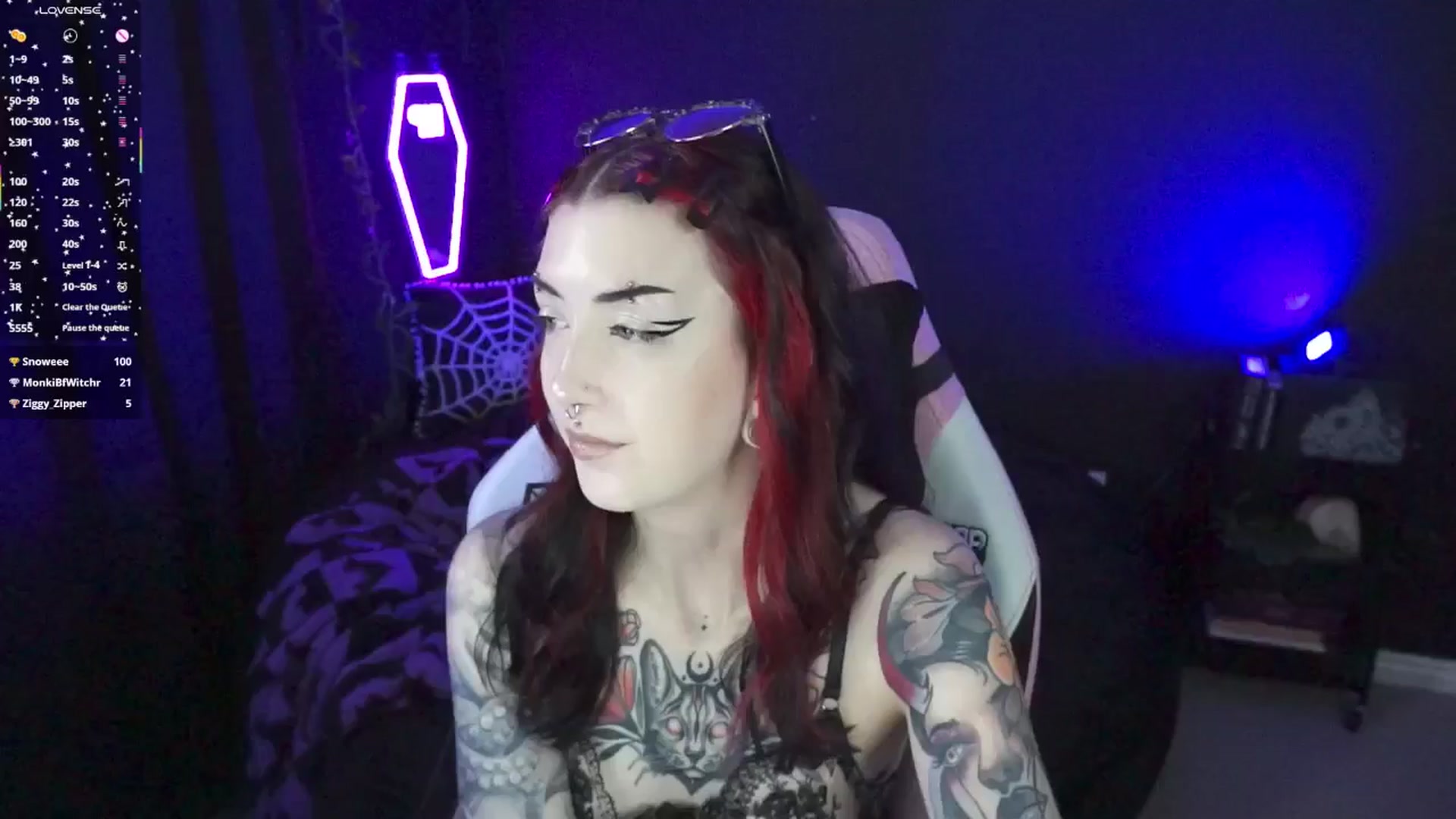 Gallery image thumbnail from TatsnCats's myfreecams stream on, 05/20/2025, 19:13 image 17 of 20