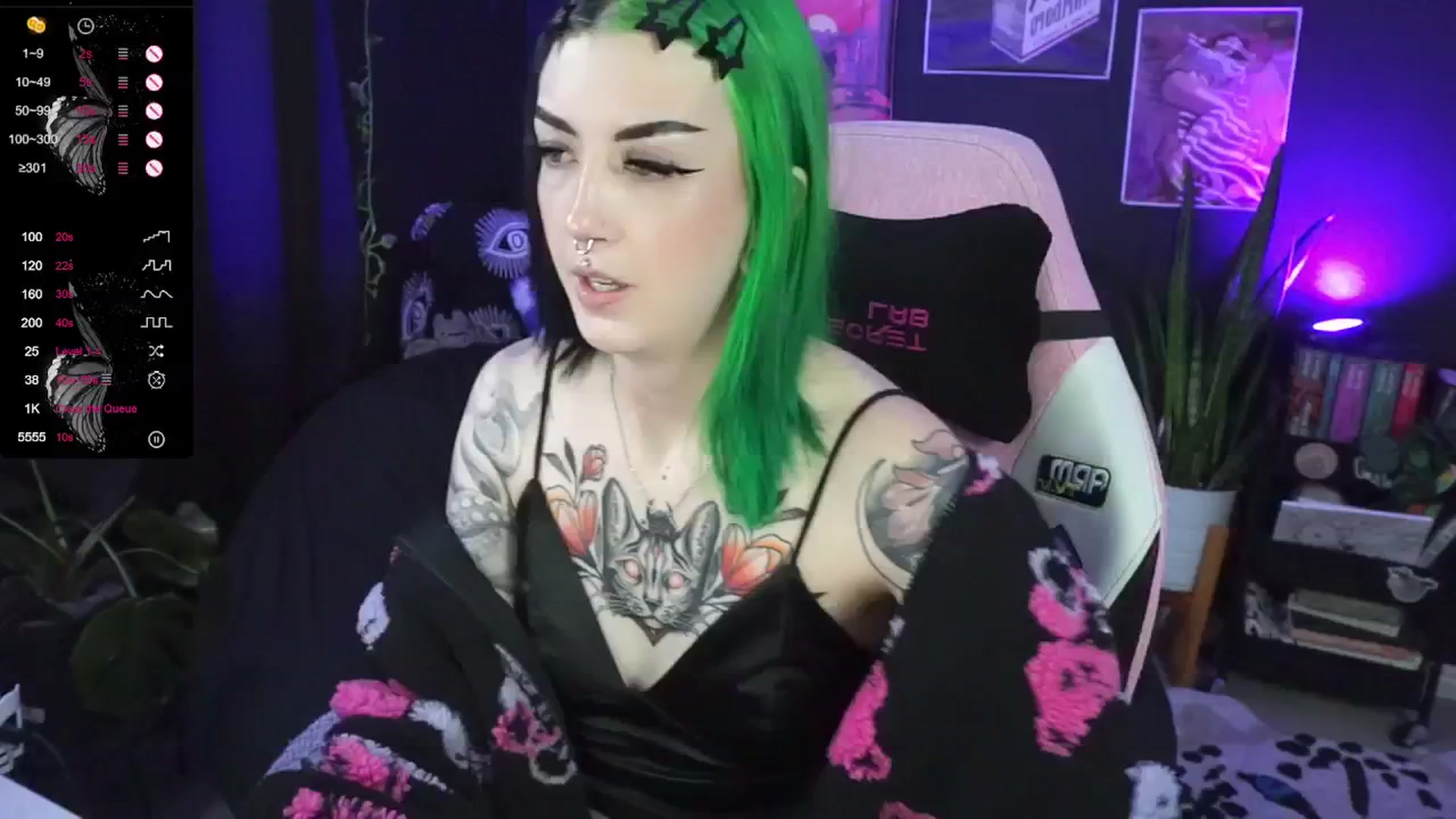 Gallery image thumbnail from Tatsncatss's myfreecams stream on, 05/21/2024, 20:38 image 5 of 20