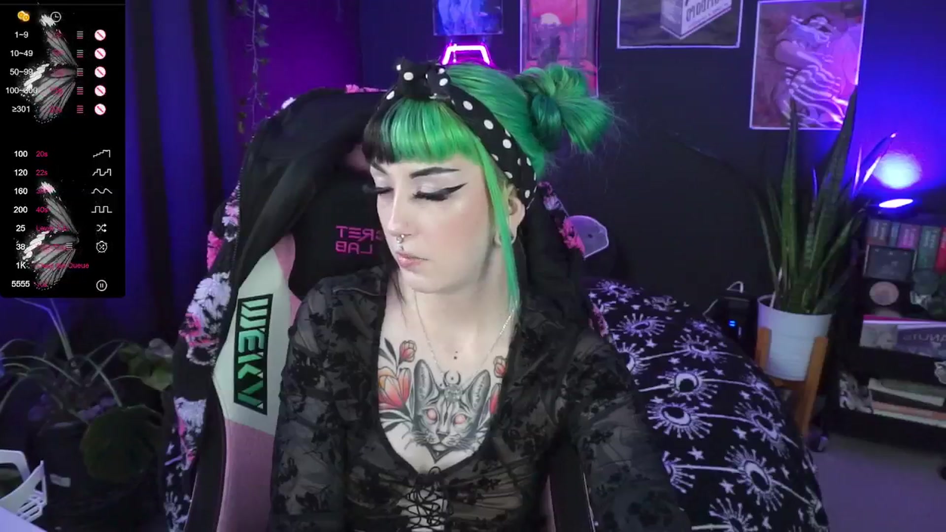 Gallery image thumbnail from Tatsncatss's myfreecams stream on, 06/06/2024, 19:30 image 10 of 20