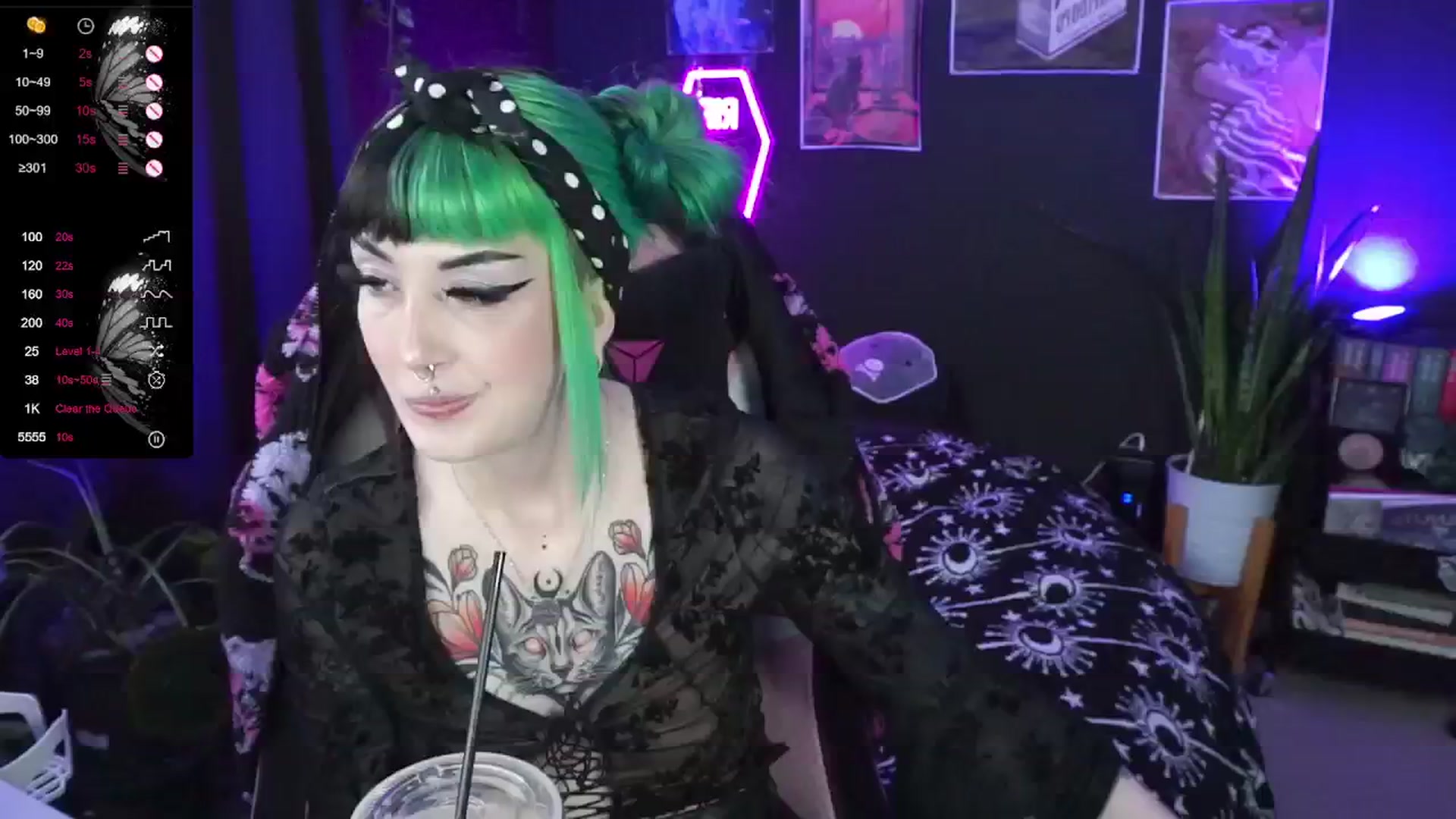 Gallery image thumbnail from Tatsncatss's myfreecams stream on, 06/06/2024, 19:30 image 5 of 20