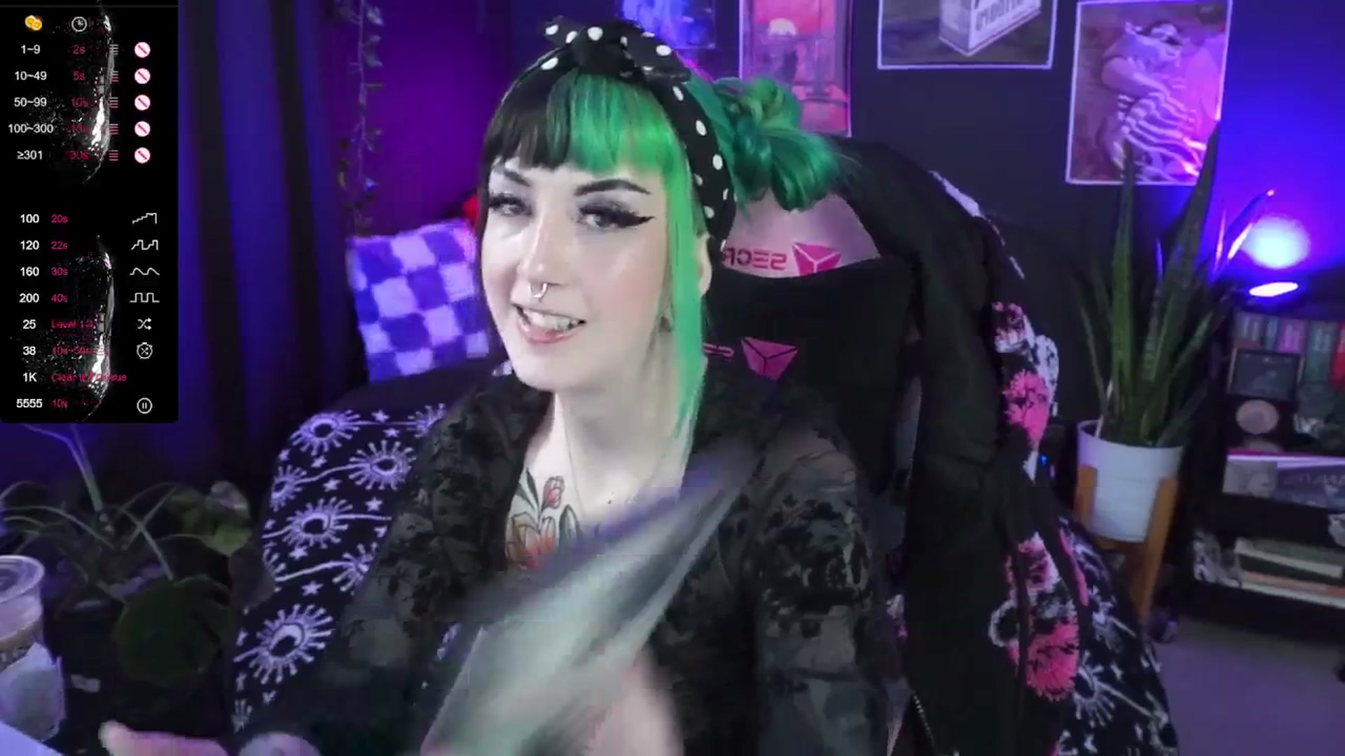 Gallery image thumbnail from Tatsncatss's myfreecams stream on, 06/06/2024, 19:30 image 12 of 20