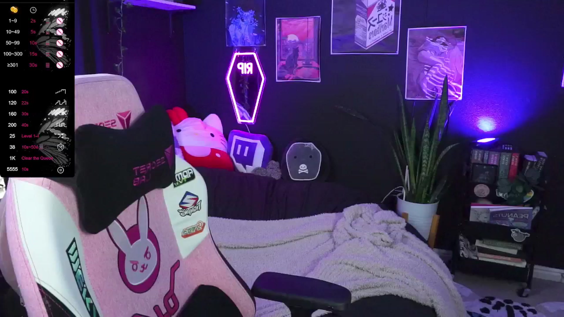 Gallery image thumbnail from Tatsncatss's myfreecams stream on, 06/15/2024, 18:47 image 11 of 20