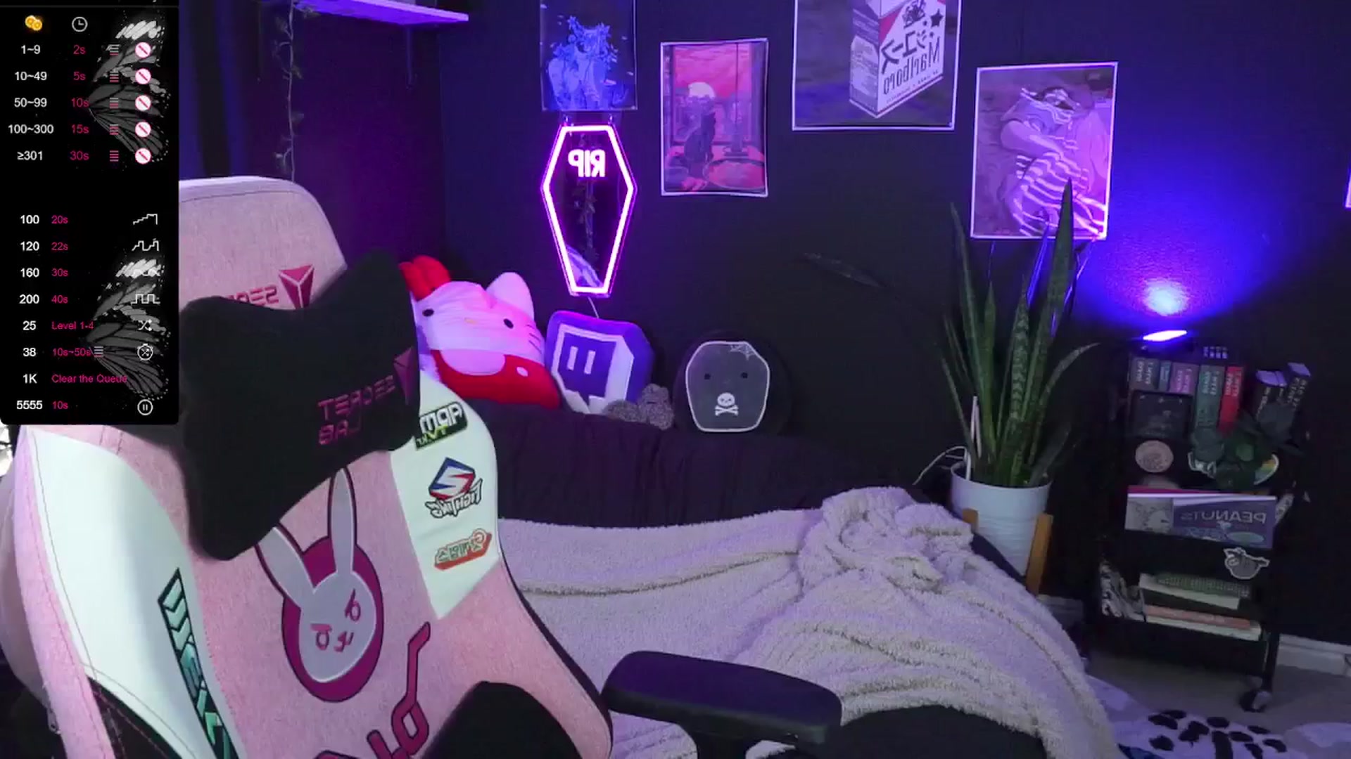 Gallery image thumbnail from Tatsncatss's myfreecams stream on, 06/15/2024, 18:47 image 12 of 20