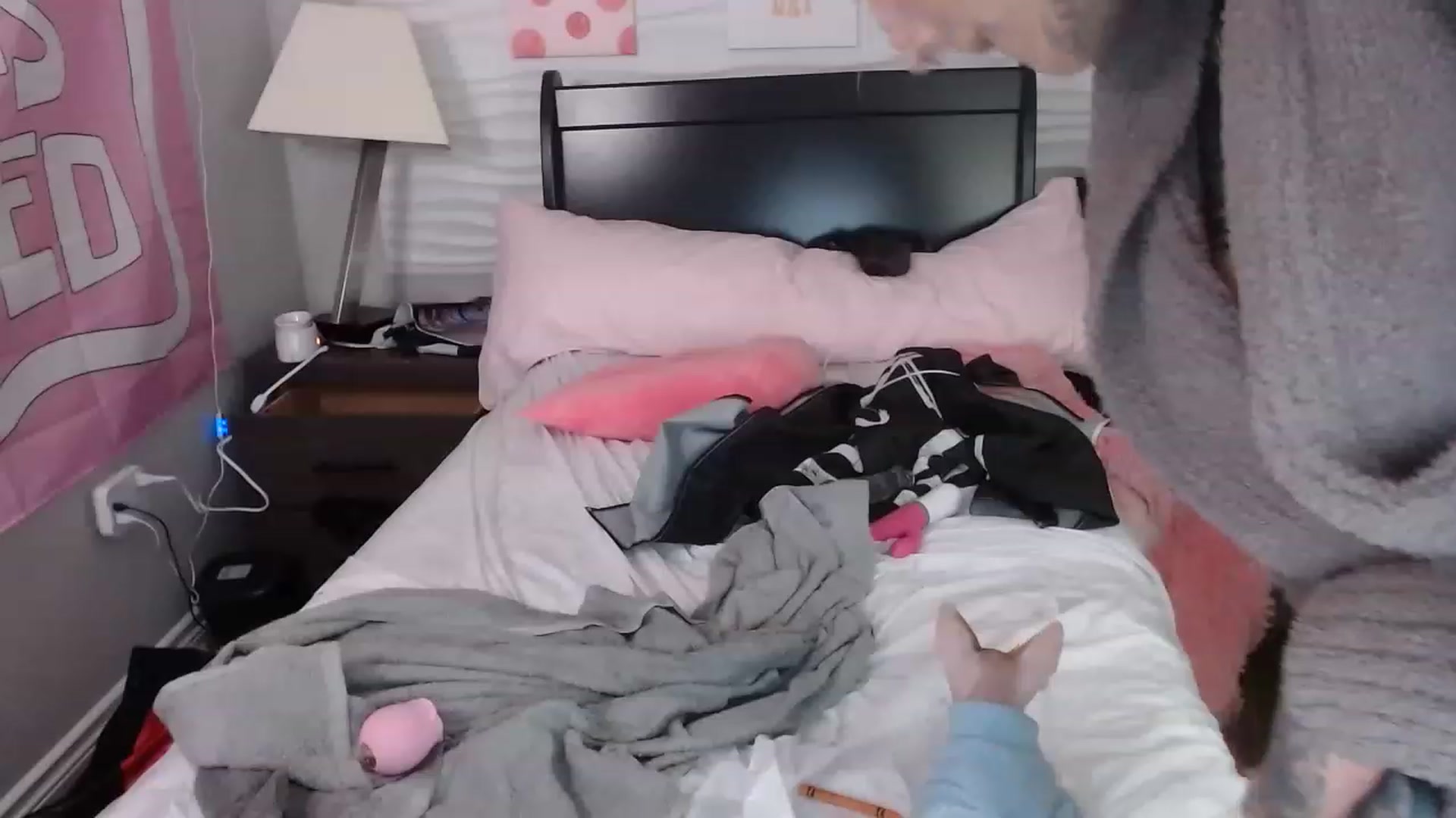 Gallery image thumbnail from Tattedcambrat's myfreecams stream on, 11/19/2022, 18:53 image 13 of 20