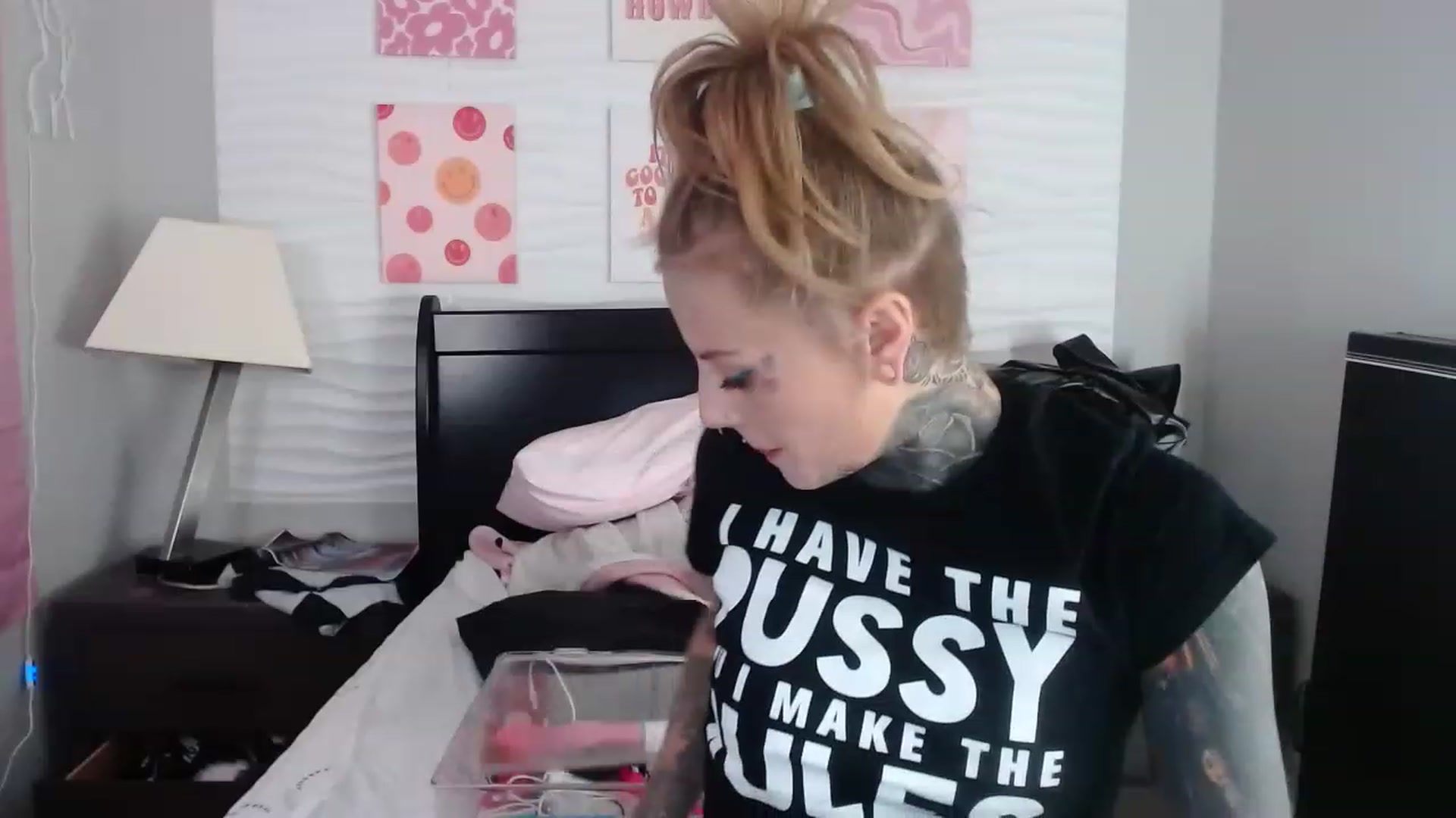 Gallery image thumbnail from Tattedcambrat's myfreecams stream on, 12/08/2022, 24:27 image 4 of 20