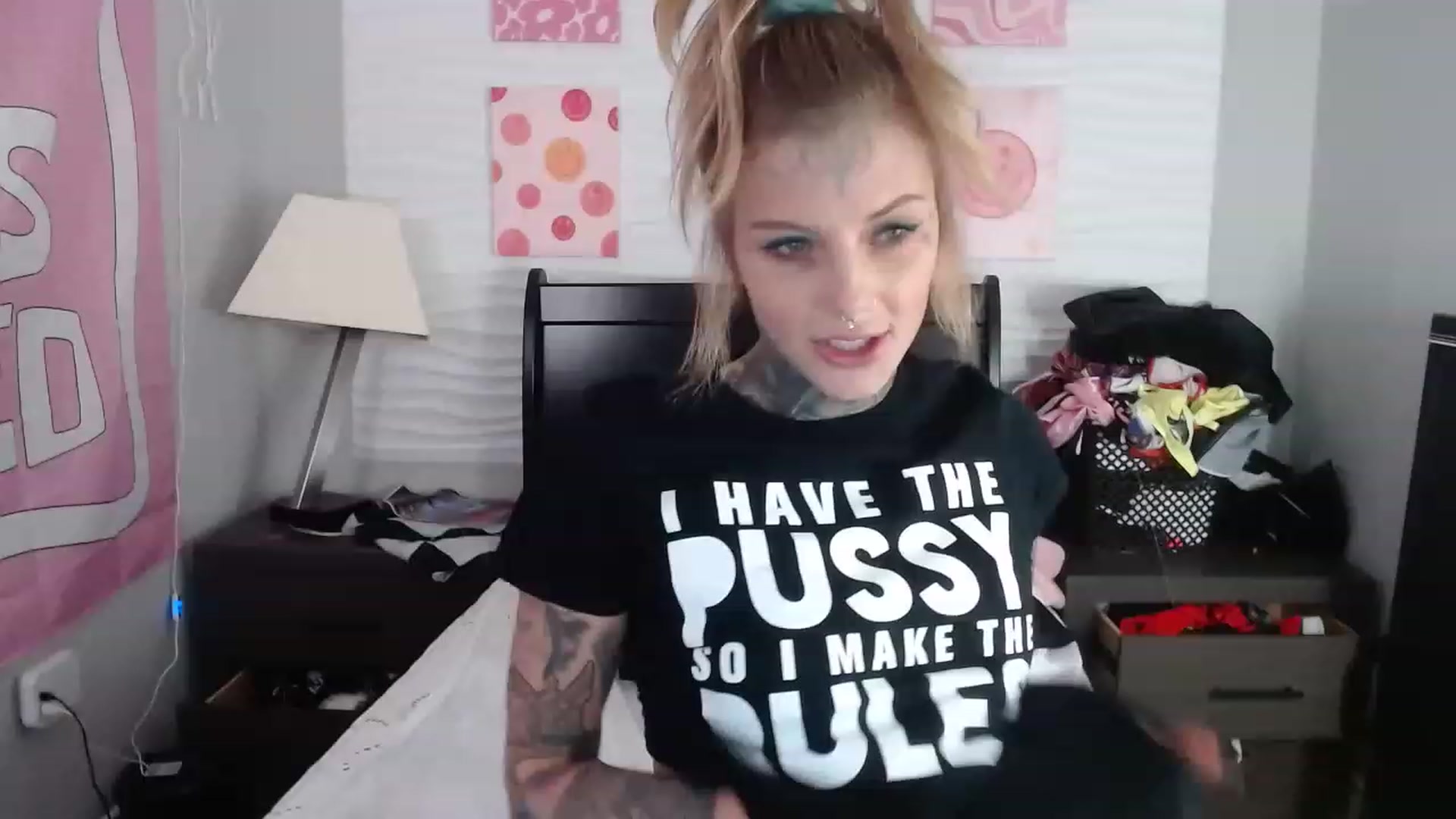 Gallery image thumbnail from Tattedcambrat's myfreecams stream on, 12/08/2022, 24:27 image 1 of 20