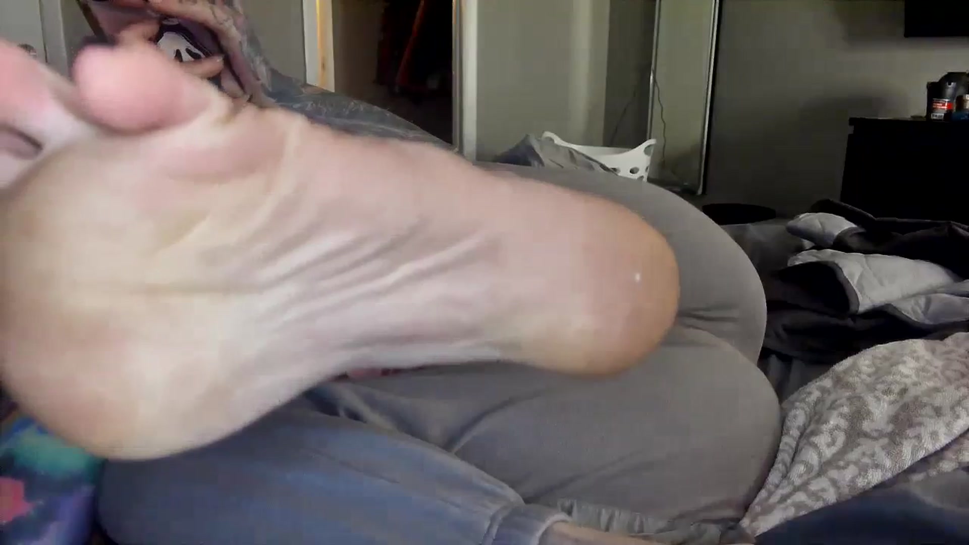 Gallery image thumbnail from Tattoedgusher's myfreecams stream on, 11/13/2023, 17:40 image 14 of 20