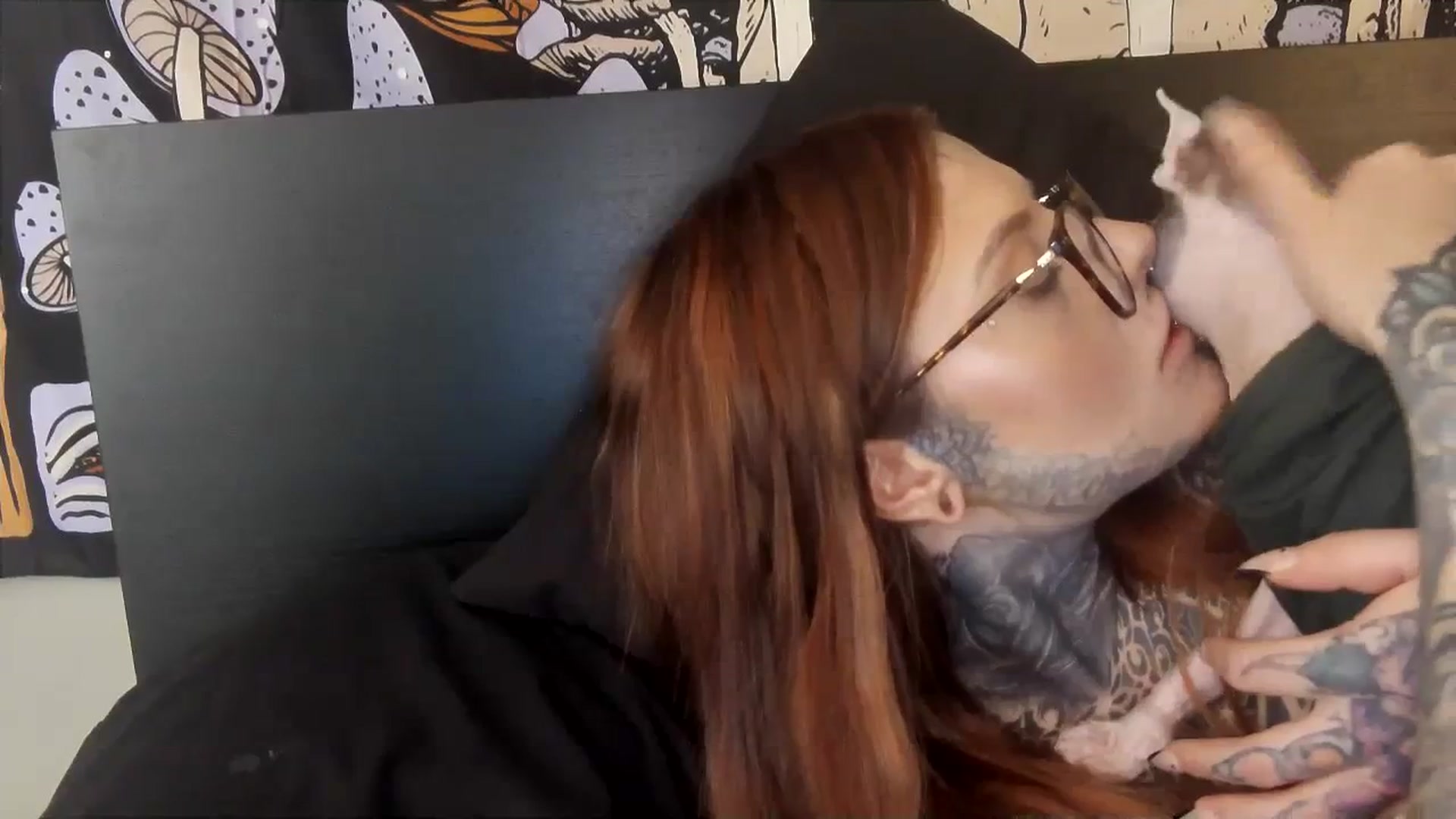 Gallery image thumbnail from Tattoedgusher's myfreecams stream on, 11/17/2023, 17:17 image 14 of 20